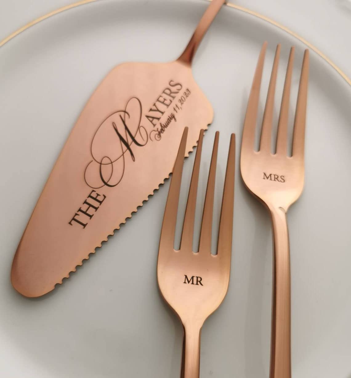 Personalized Rose Gold Cake Pie Pastry Server Set - Engraved Wedding Cake Serving Utensils with Custom Knife & Forks - Anniversary Birthday Bridal Shower Gift - Perfect for Wedding Receptions, Birthday Parties & Special Events