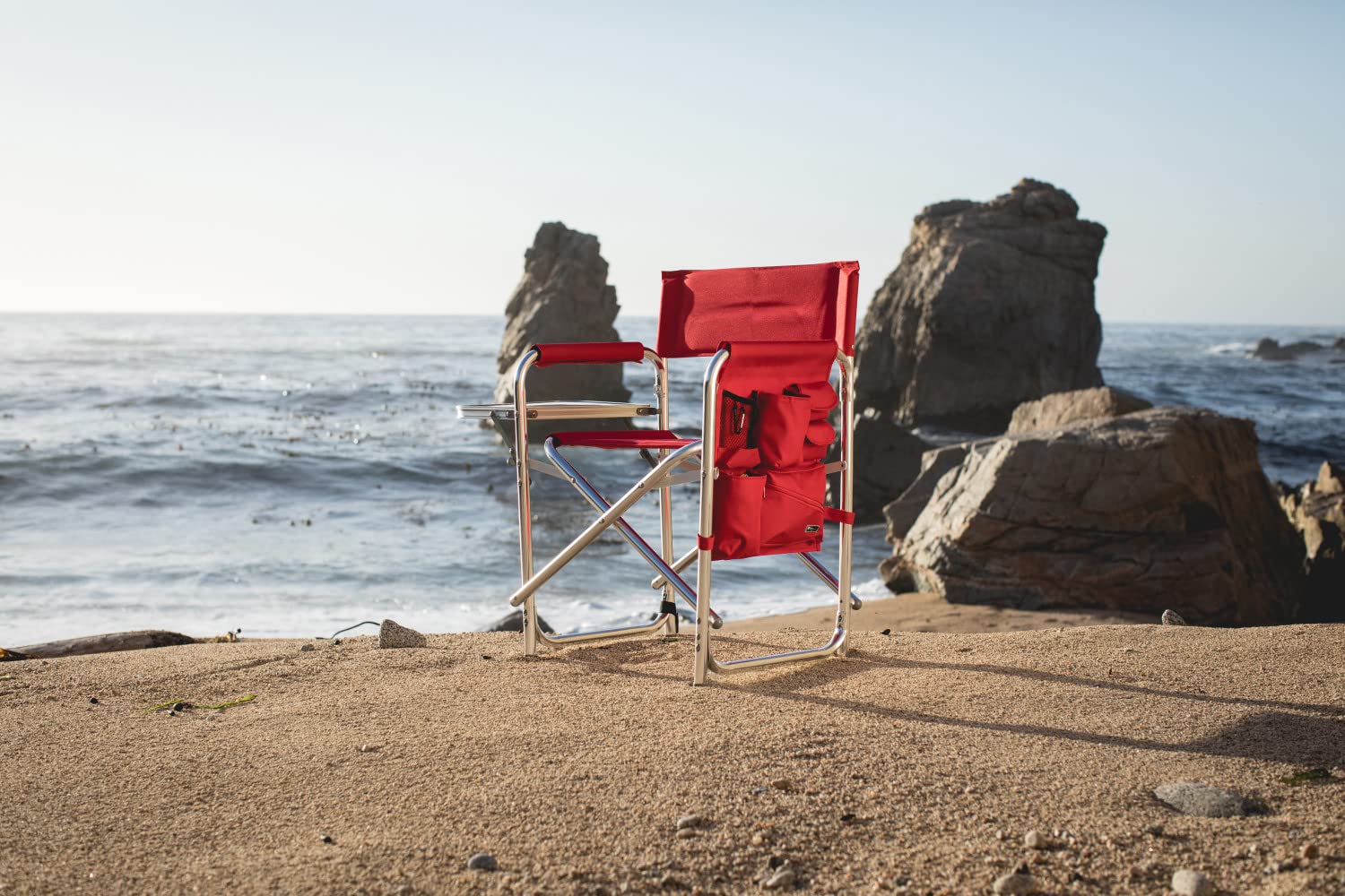 PICNIC TIME NCAA California Bears Folding Sports Chair with Side Table - Portable Beach & Camping Chair for Adults - Perfect for Tailgating, Outdoor Concerts, and Backyard Relaxation