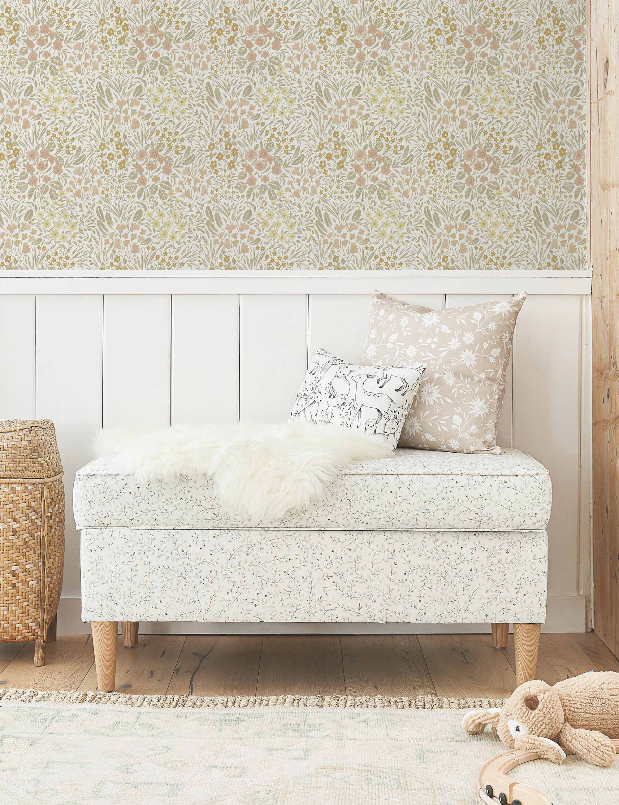 Rylee + Cru Floral Field Wallpaper - Premium Peel & Stick Wallpaper for Nursery, Bedroom, or Home Office Decor
