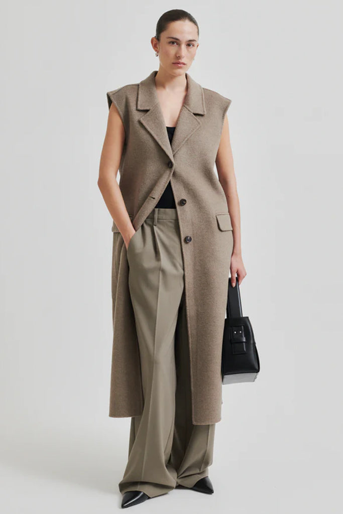 Women's Cira Long Waistcoat - Elegant Fallen Rock Style Vest for Autumn Fashion | Perfect for Office Wear, Date Nights & Casual Outfits