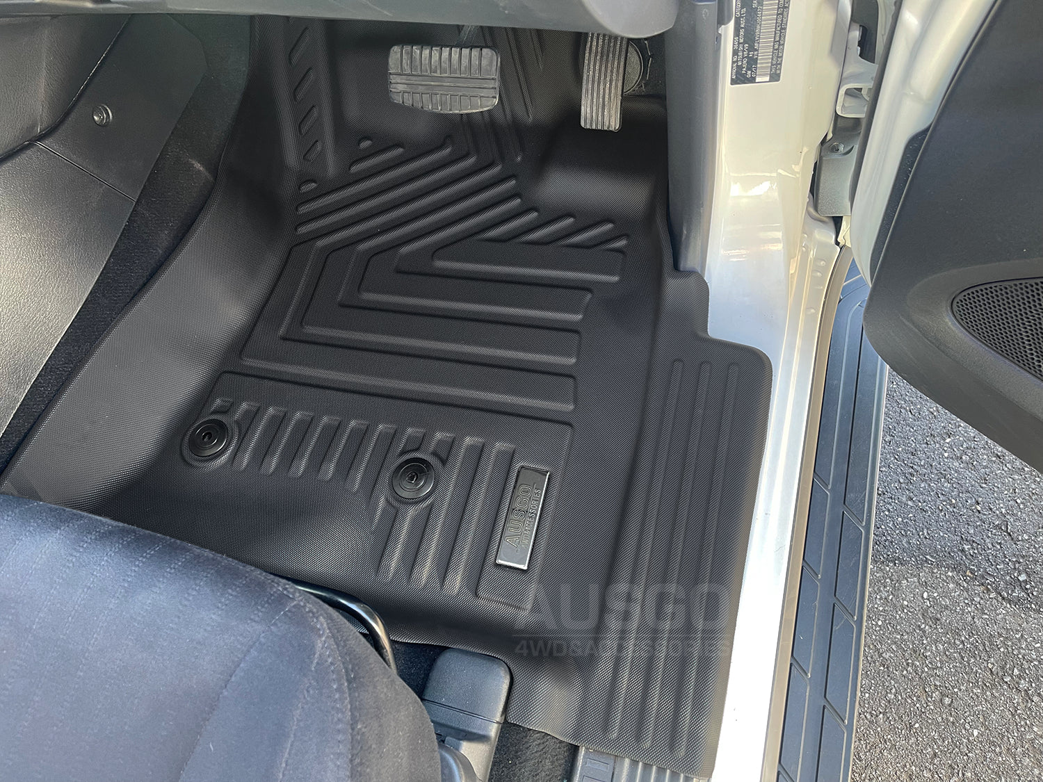 5D Custom Fit Car Floor Mats for Mitsubishi Pajero 2000-2021 | All-Weather Protection | Perfect for Off-Roading, Daily Commuting & Family Road Trips