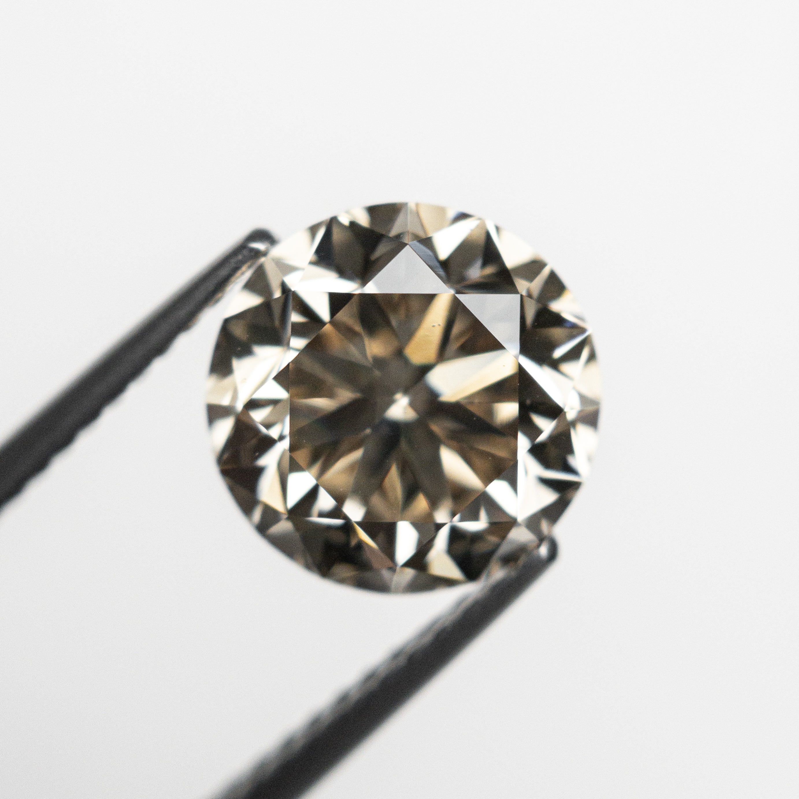 3.00ct Champagne Round Brilliant Diamond - 8.92x8.91x5.75mm VS2 Clarity, Ideal for Engagement Rings & Anniversary Jewelry (2023 Collection)