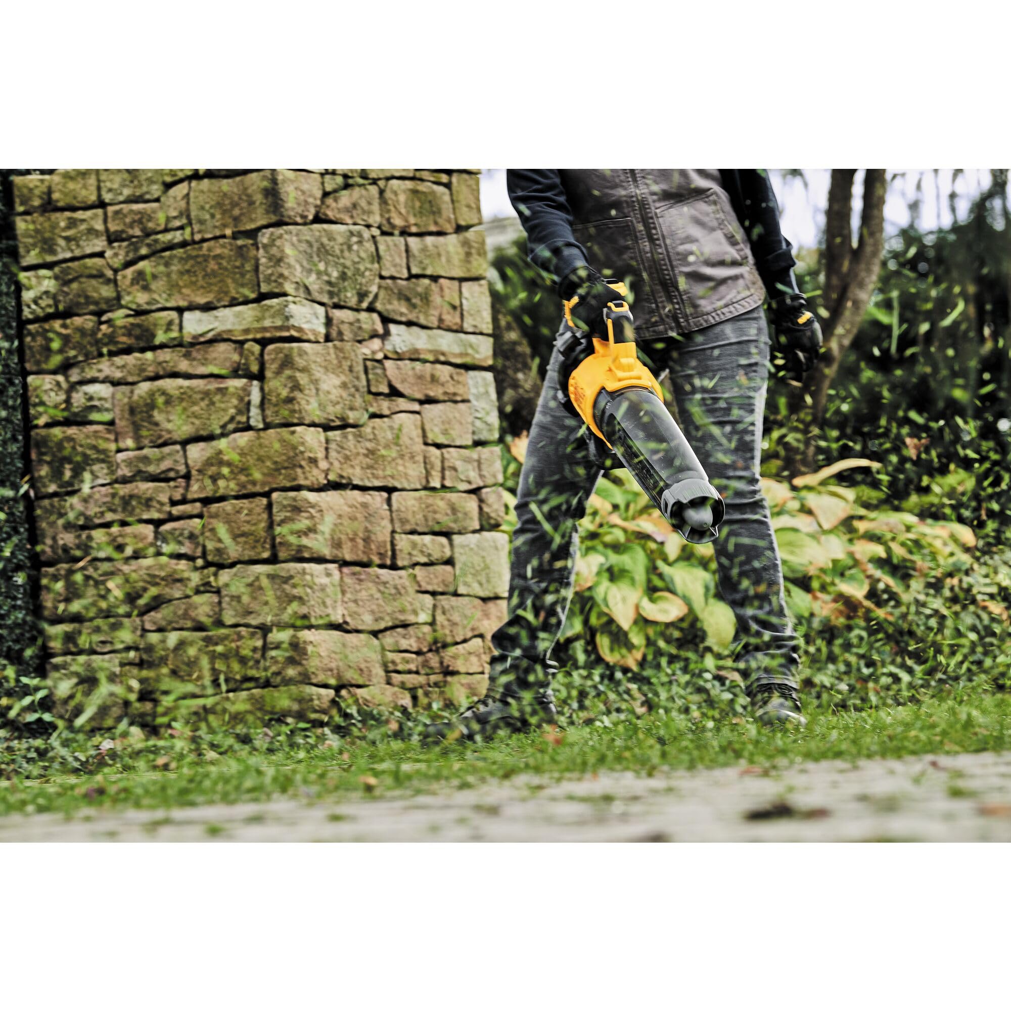 DEWALT 20V MAX* XR Cordless Leaf Blower - 125 MPH, 450 CFM, Handheld, Battery & Charger Not Included (DCBL722B) - Perfect for Yard Cleanup, Driveway Clearing & Outdoor Maintenance