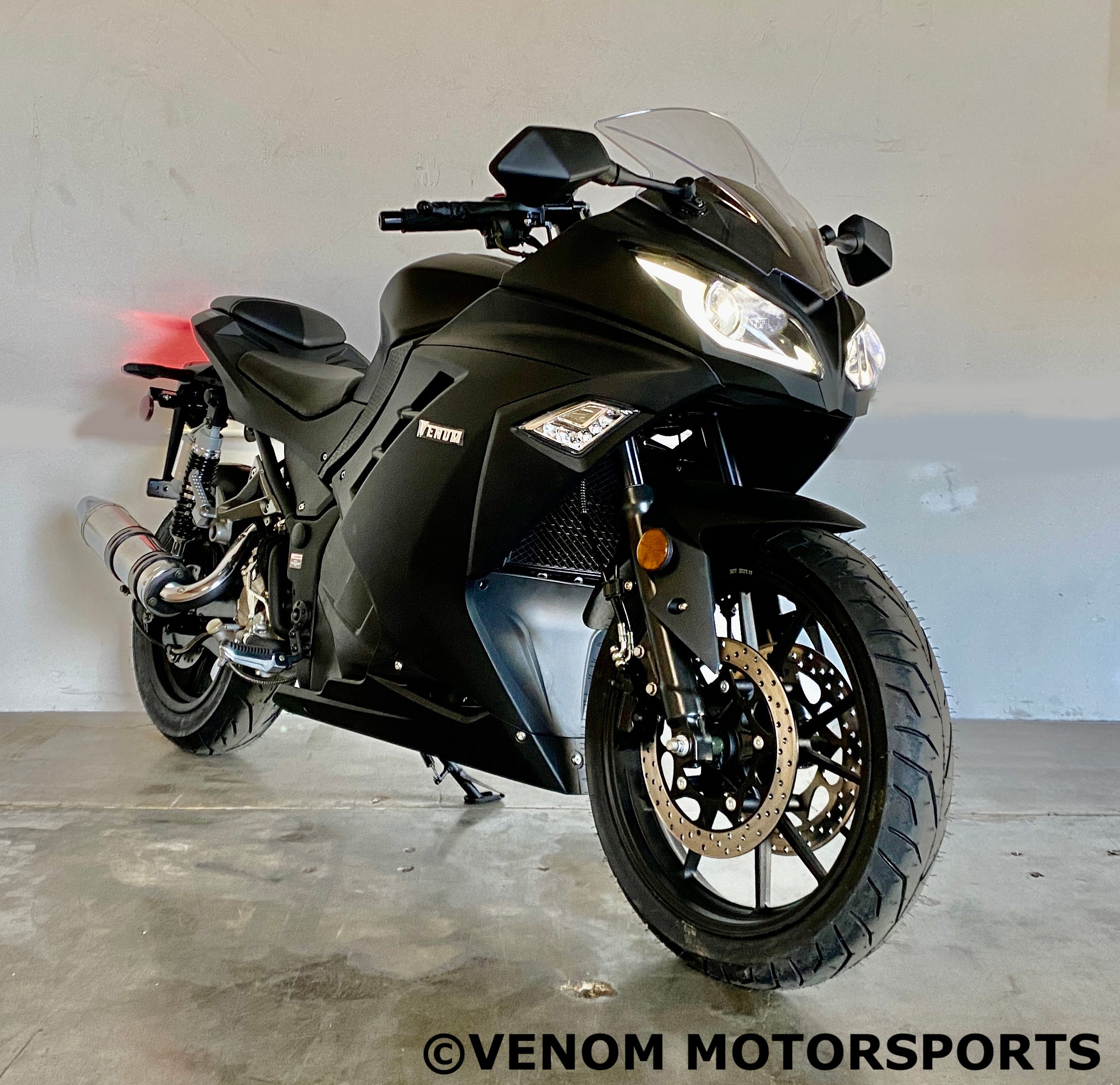 Venom X22GT 250cc Automatic Motorcycle - Open Box Sale | Perfect for Commuting & Off-Road Adventures