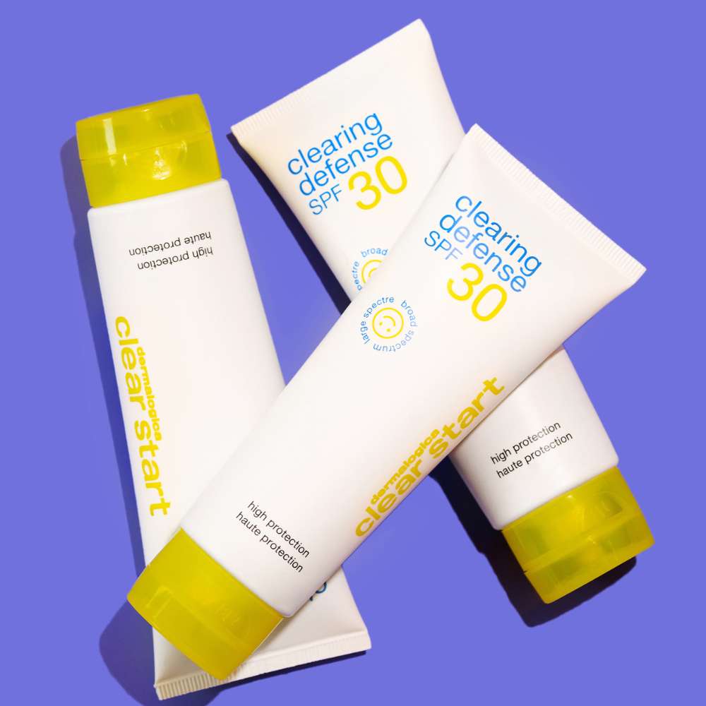 Clearing Defense SPF30 Sunscreen - Broad Spectrum UVA/UVB Protection, Lightweight & Non-Greasy for Daily Use | Perfect for Outdoor Activities, Beach & Sports