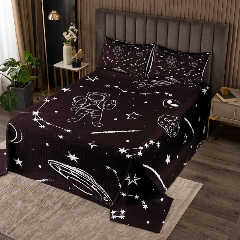 Galaxy Universe Bedspread Twin Size - Astronaut & Constellation Comforter Set for Kids & Teens - Space Themed Bedding with Star Moon Design - Includes 1 Pillowcase - Perfect for Girls Room Decor & Space Lovers - Great for Bedrooms, Dorms & Sleepovers (Black)