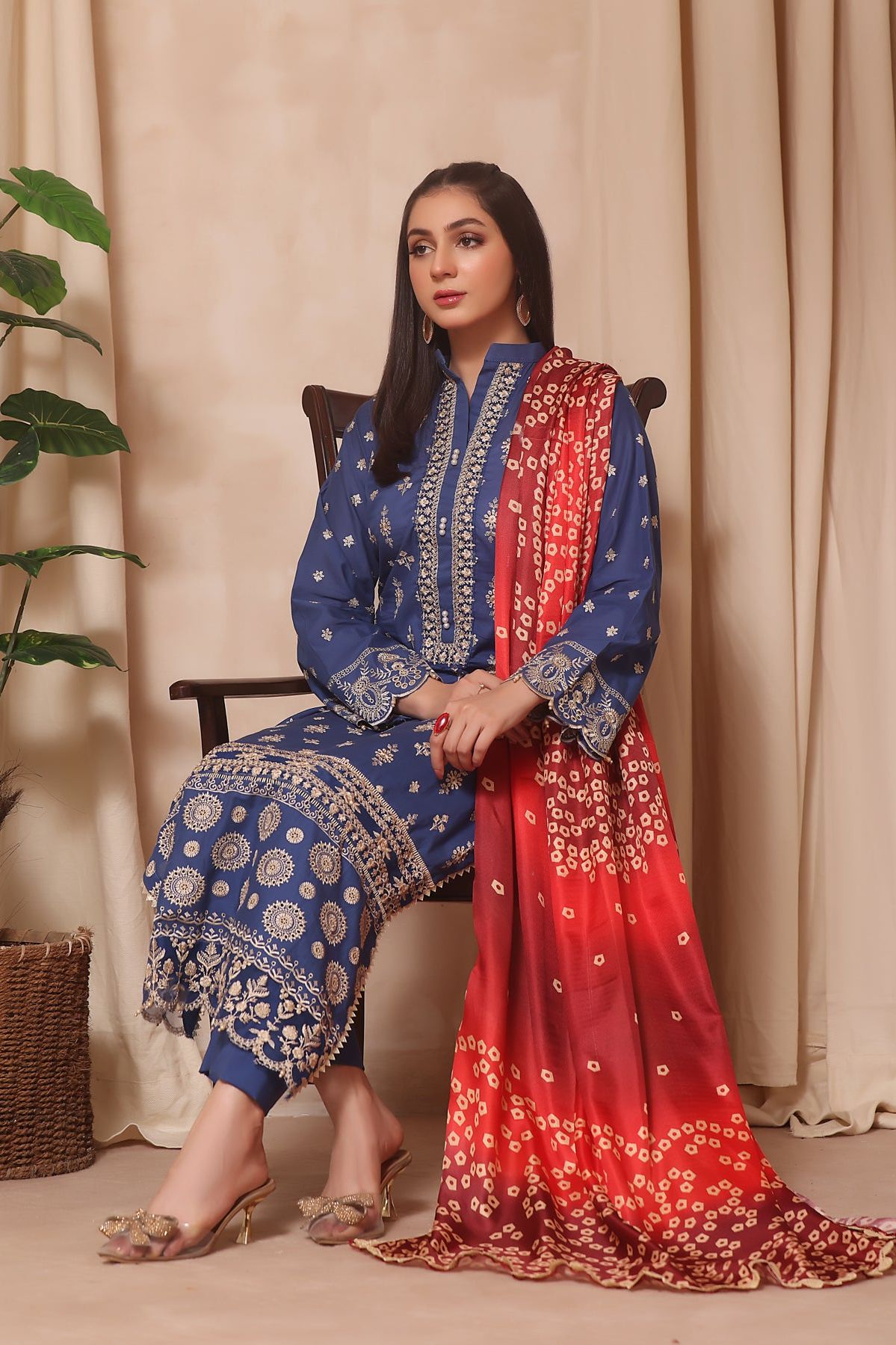Elegant Chunari 3 Piece Suit by Zainab Chottani | Premium Pakistani Formal Wear for Weddings & Special Occasions