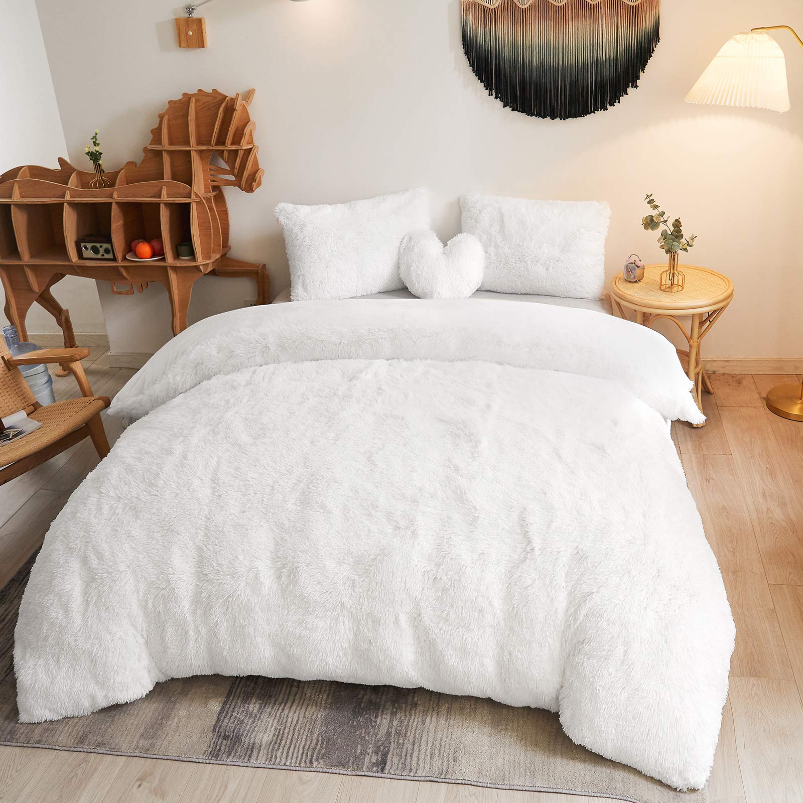 Luxury Shaggy Plush Duvet Cover Set - Soft 3-Piece Fluffy Faux Fur Comforter Cover with Zipper Closure, Fuzzy Velvet Bedding Set for Queen Size Bed (1 Duvet Cover + 2 Pillowcases) in White - Perfect for Cozy Winter Nights & Stylish Bedroom Decor