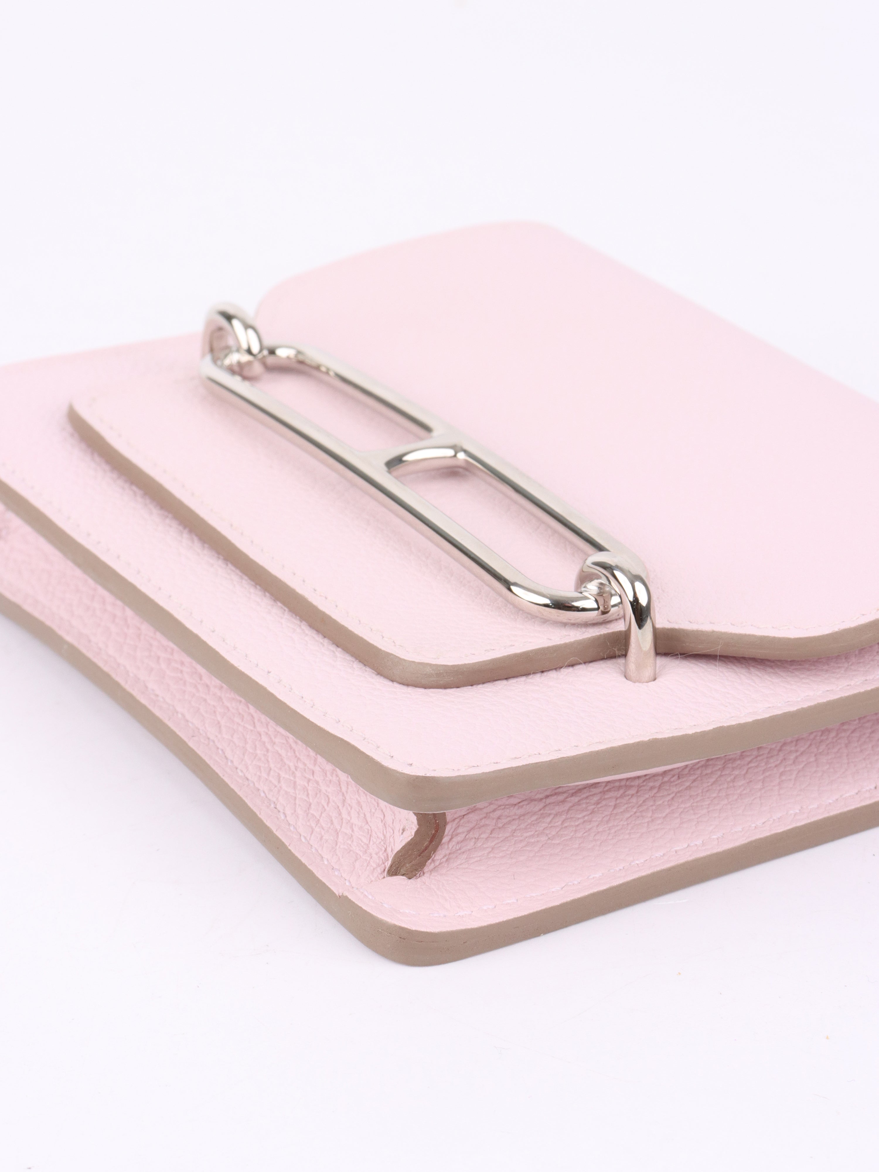 Hermes Roulis Slim Wallet in Mauve Pale - Luxury Leather Card Holder for Women | Perfect for Everyday Use, Travel & Special Occasions