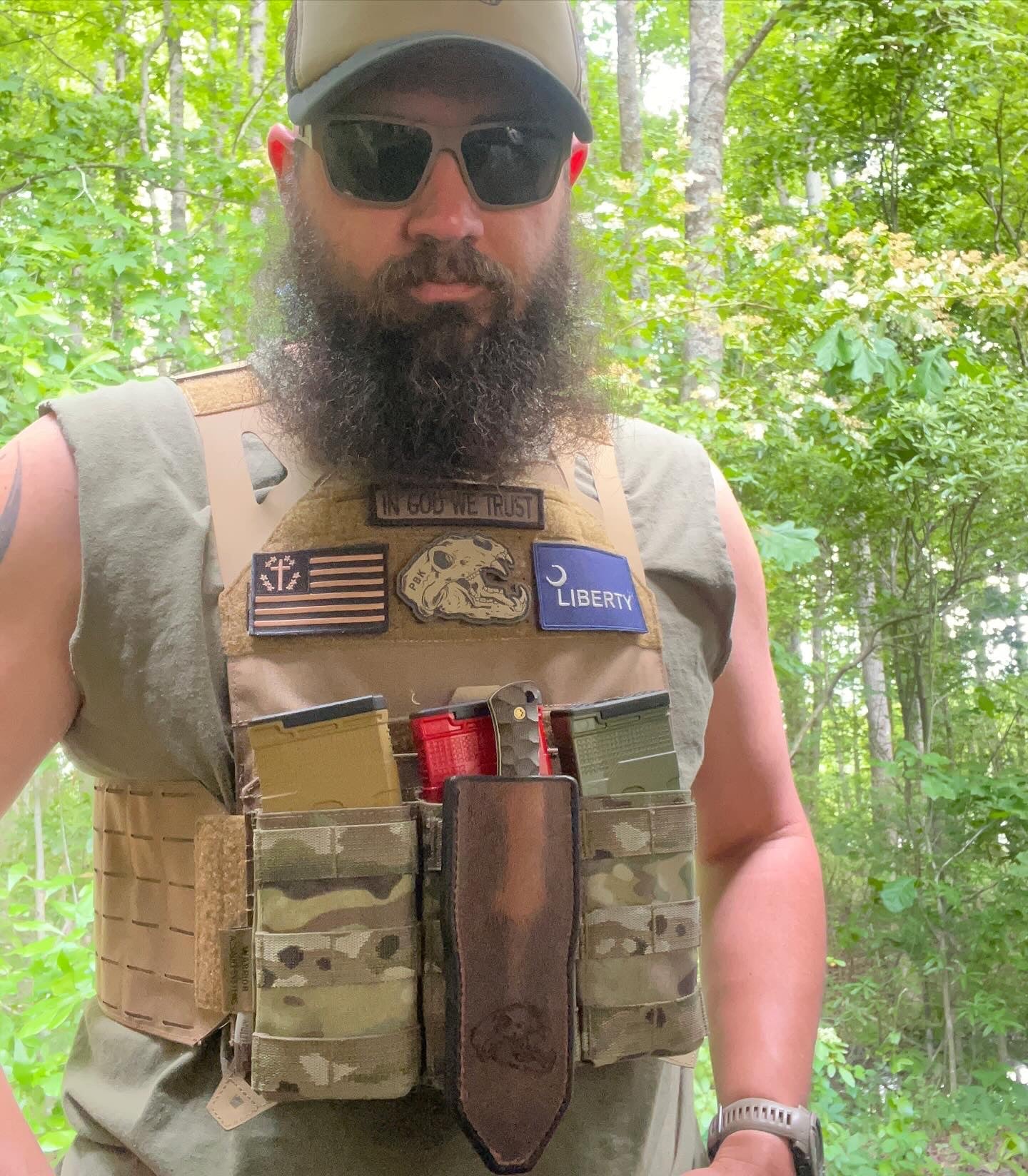 Tactical MOLLE-Compatible Leather Sheath for Knives & Tools | Durable & Secure | Perfect for Outdoor, Hunting, and EDC Gear Organization