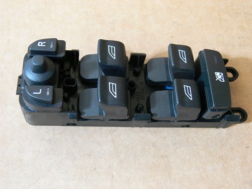 Genuine Land Rover LR2 LR003584 Driver Side Window Switch - OEM Replacement Part for Smooth Power Window Operation - Perfect for Off-Roading & Daily Commuting