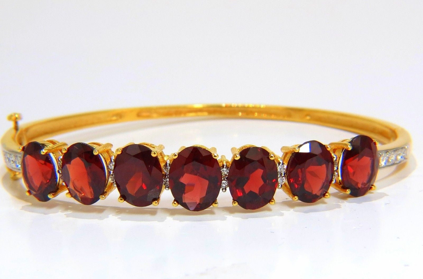 16.75ct Natural Red Garnet Diamond Bangle Bracelet in 14K Gold - Elegant Jewelry for Women, Perfect for Weddings, Parties & Special Occasions