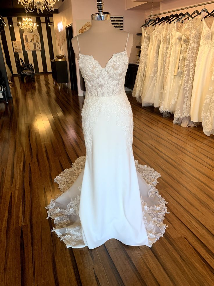 Martina Liana 1390 Wedding Dress - Elegant A-Line Lace Bridal Gown for Church Ceremony & Formal Reception