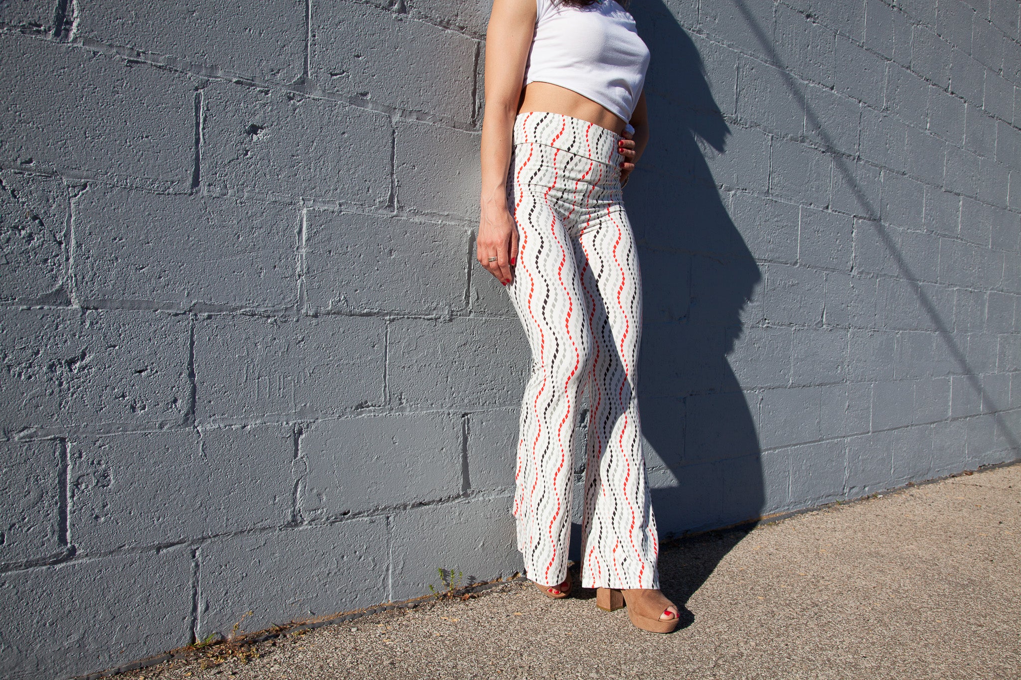 Wavy Baby Flare Leggings for Women - High Waisted Yoga Pants with Retro 70s Style - Perfect for Yoga, Dance, and Casual Wear