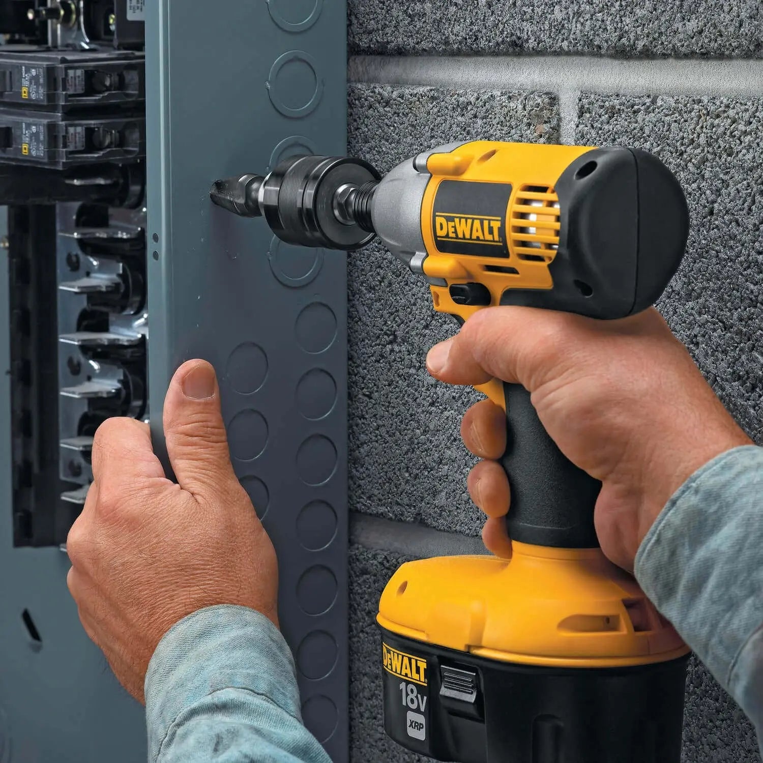 DEWALT DW0521 Quick Connect Drill Chuck for Impact Driver - Perfect for Construction, Woodworking & DIY Projects
