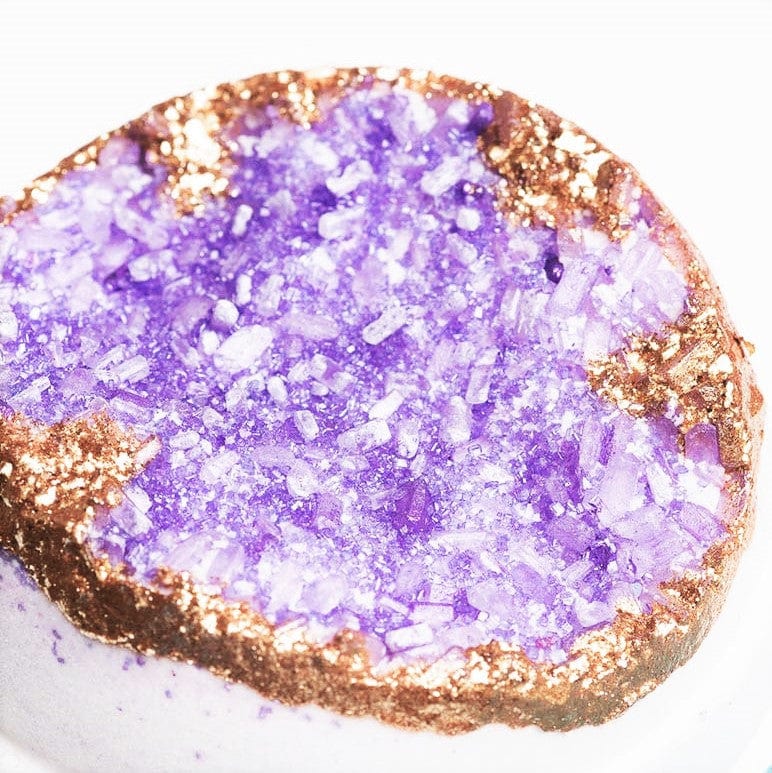 Natural Amethyst Geode Bath Bomb for Relaxation & Stress Relief – Perfect for Spa Nights, Self-Care Rituals, and Gift Giving