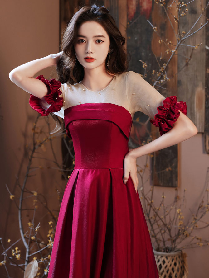 Elegant Burgundy Satin Long Prom Dress for Women - Formal Evening Gown for Homecoming, Wedding & Special Occasions