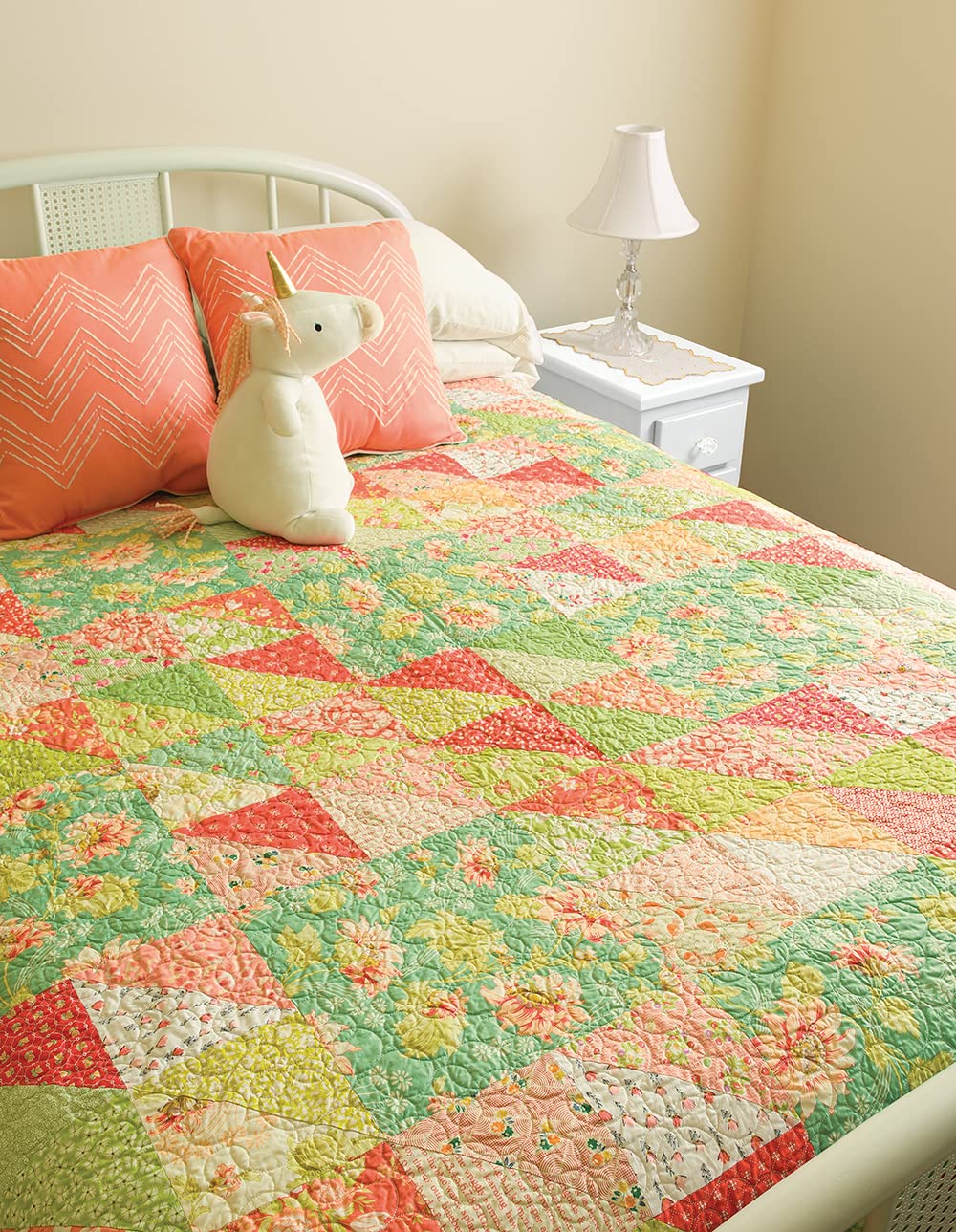 Scrappy Quilts & Mini Pillows - 11 Quilt Designs for Home Decor