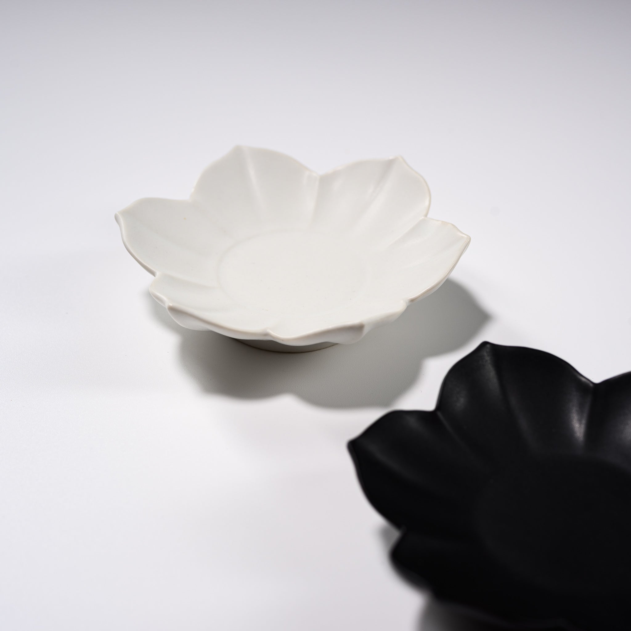 Handmade Usukiyaki Small Dish - Lotus Design Japanese Ceramic Appetizer Plate for Sushi, Soy Sauce & Condiments | Perfect for Home Dining, Gifts & Japanese Cuisine Lovers