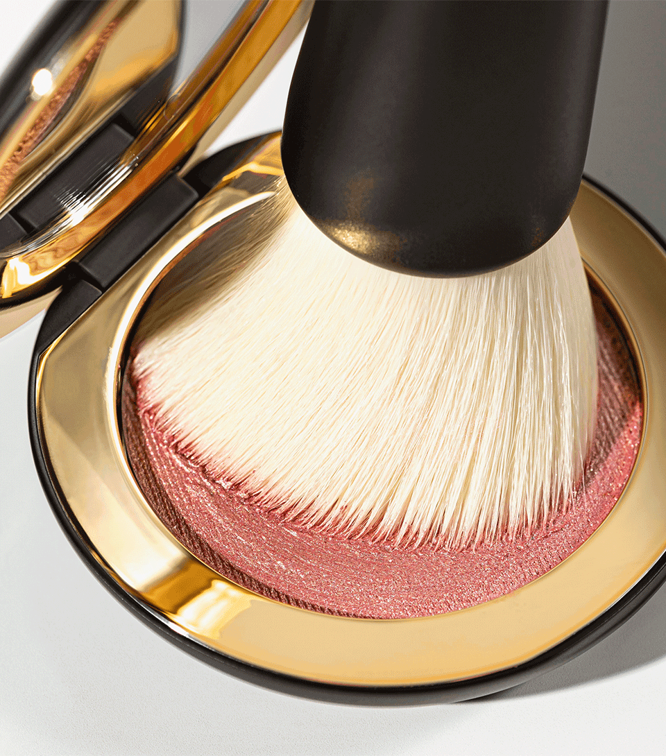 Professional Blender Brush for Makeup - Soft Synthetic Bristles for Seamless Eyeshadow & Foundation Blending - Perfect for Everyday Makeup & Professional Use