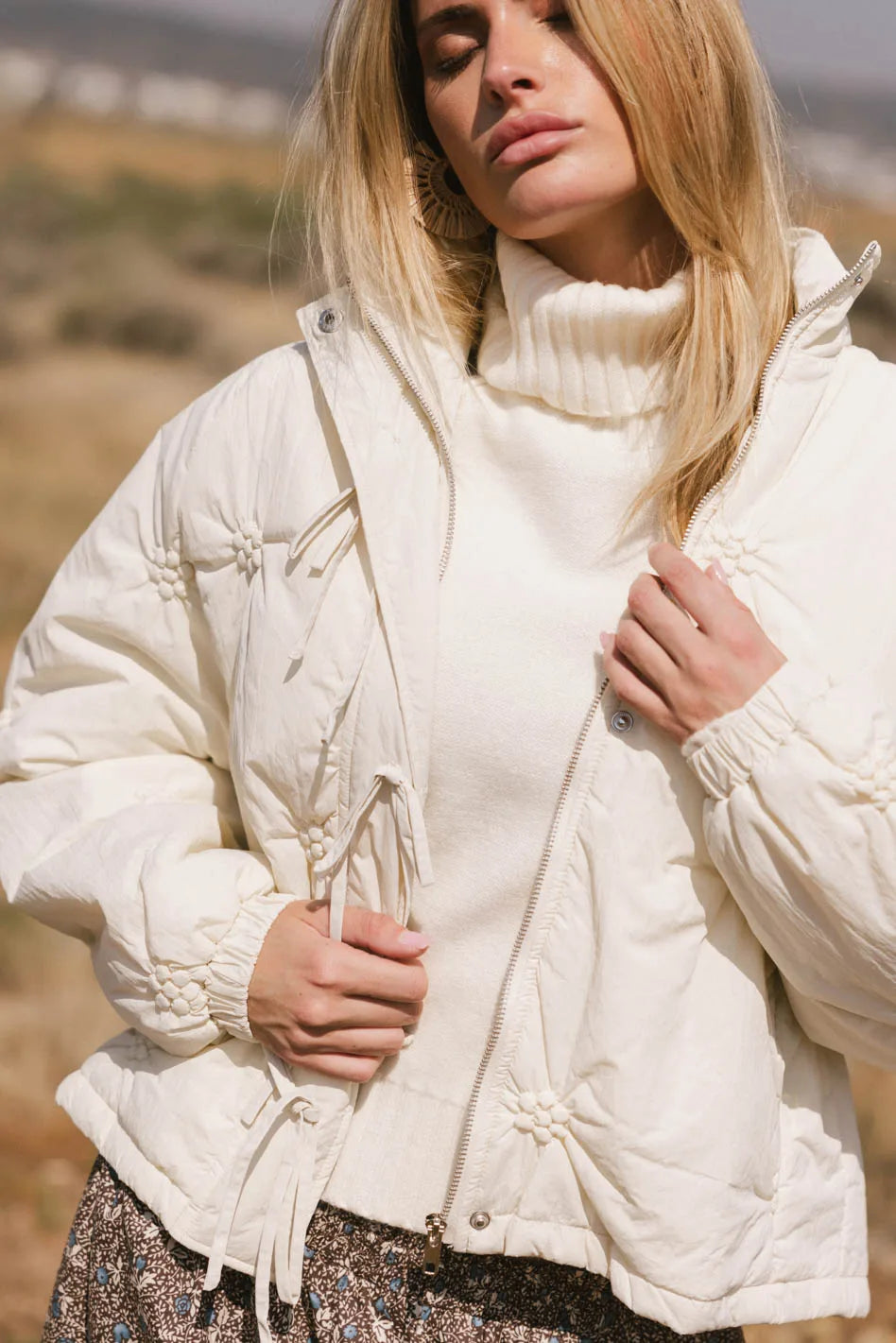 JoJo Quilted Puffer Jacket for Women - Lightweight Winter Coat with Hood, Water-Resistant Warm Jacket for Outdoor Activities, Hiking & Casual Wear