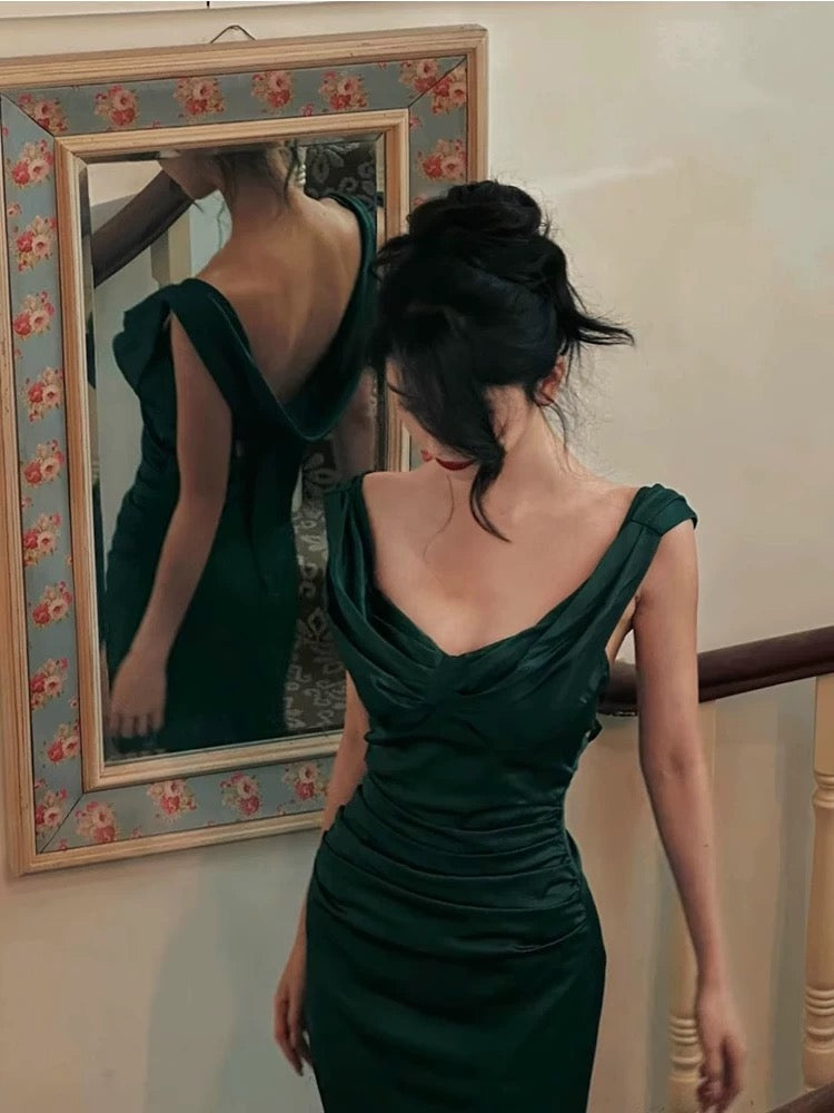 Mermaid Emerald Green Prom Dress - Sexy Evening Gown for Women - Formal Gown J6471 - Perfect for Homecoming, Prom Night & Special Occasions