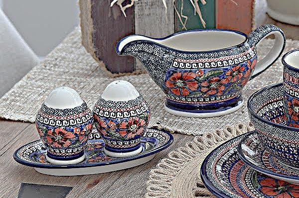 Blue Rose Polish Pottery Jungle Flower Salt and Pepper Shaker Set with Dish - Elegant Dining Table Decor for Kitchen, Restaurant & Home Entertaining