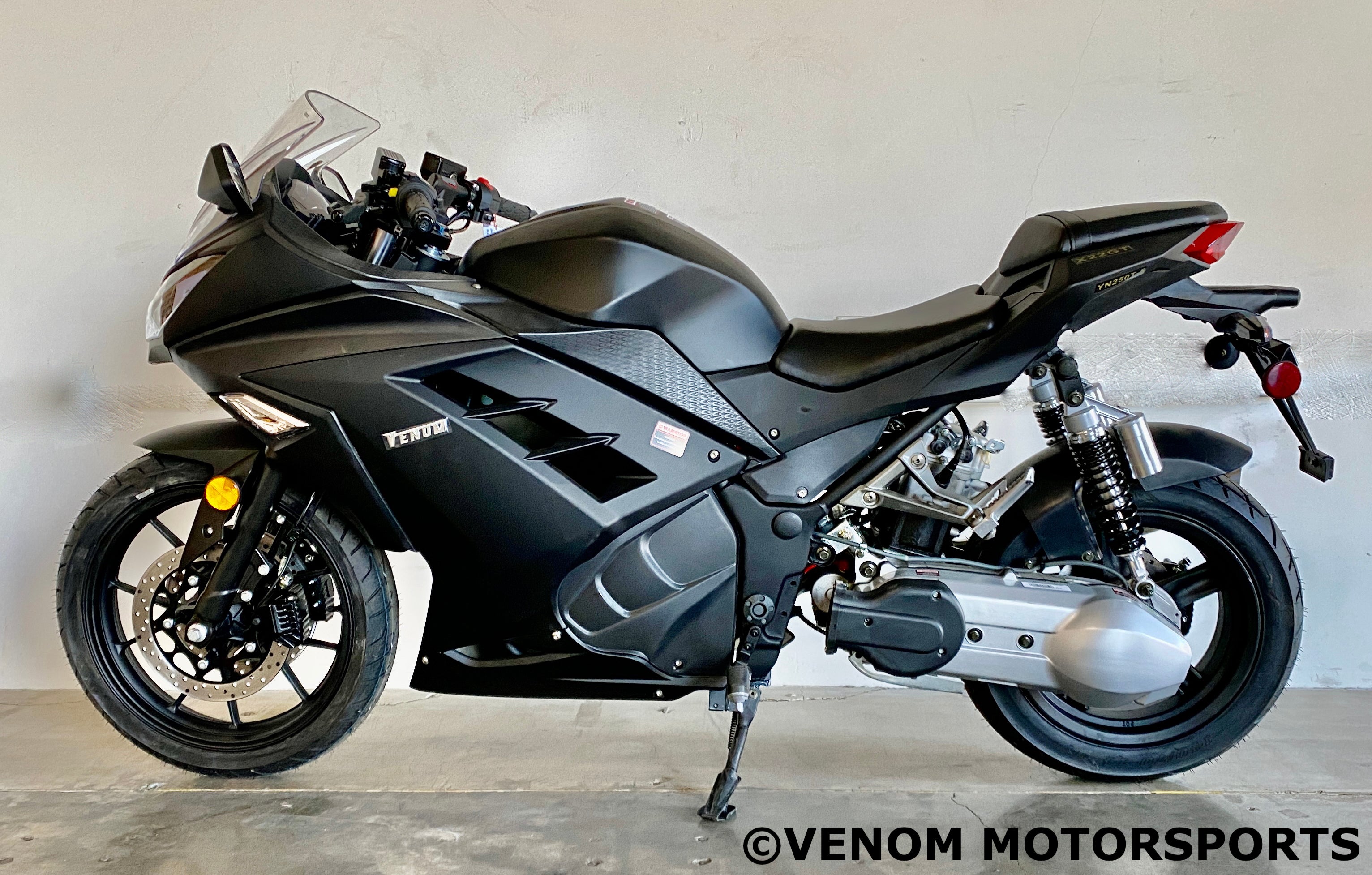 Venom X22GT 250cc Automatic Motorcycle - Open Box Sale | Perfect for Commuting & Off-Road Adventures