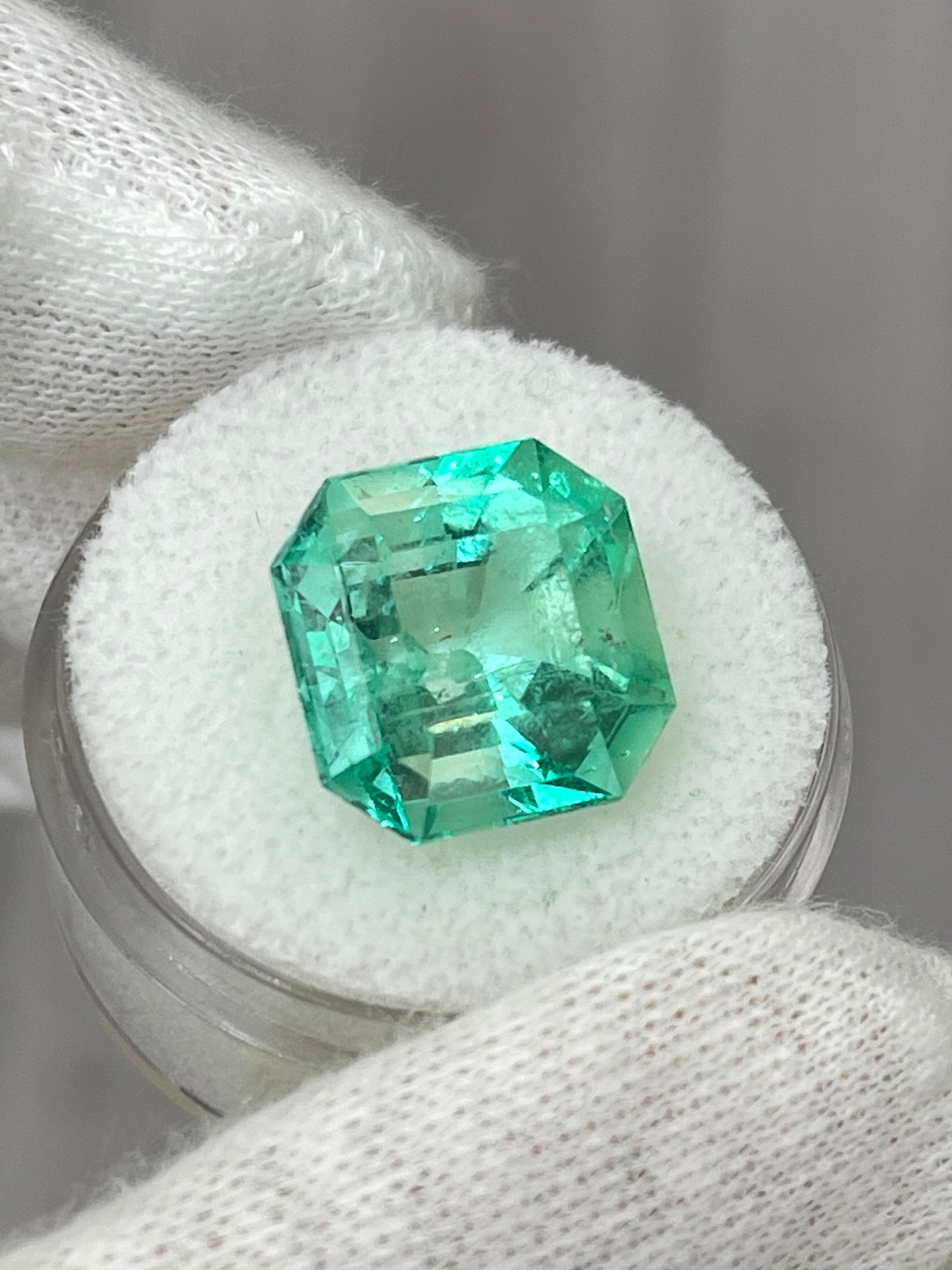 10.49 Carat Natural Colombian Emerald - 13x13mm Asscher Cut Loose Gemstone for Jewelry Making, Engagement Rings & Luxury Gifts