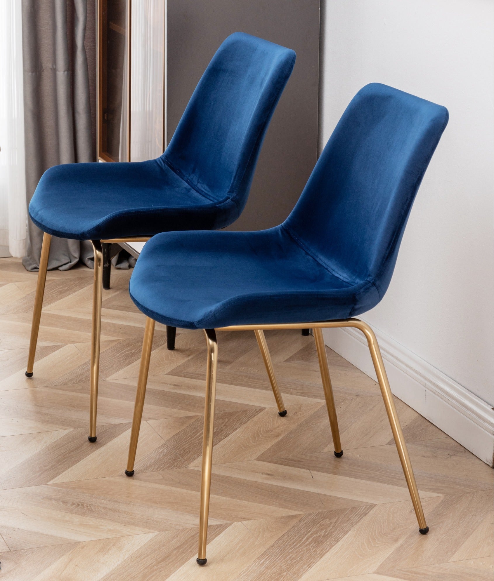 Roundhill Furniture Avant 5-Piece Round Dining Set with Table and 4 Side Chairs - Perfect for Small Spaces, Breakfast Nooks & Intimate Gatherings