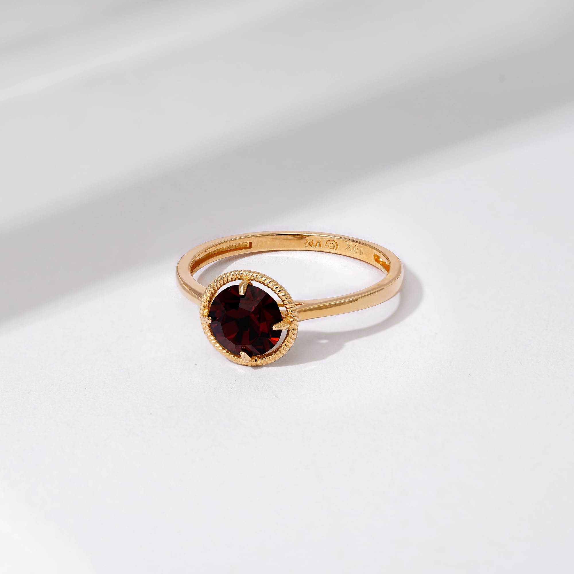 10K Gold March Birthstone Ring with Imported Crystal – Amazon Essentials (Previously Amazon Collection) – Perfect for Birthdays, Anniversaries & Special Occasions
