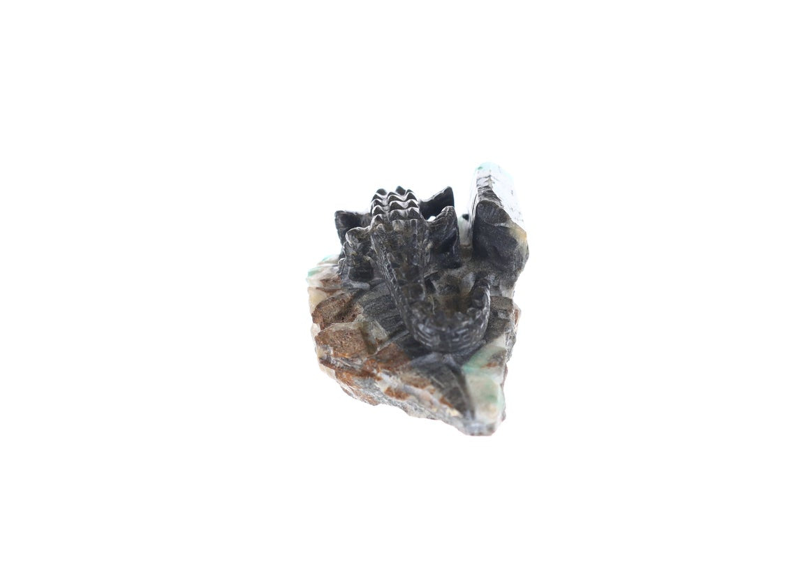 Colombian Emerald Alligator Rough Crystal Sculpture - Natural Gemstone Carving for Home Decor, Office Display & Gift Giving