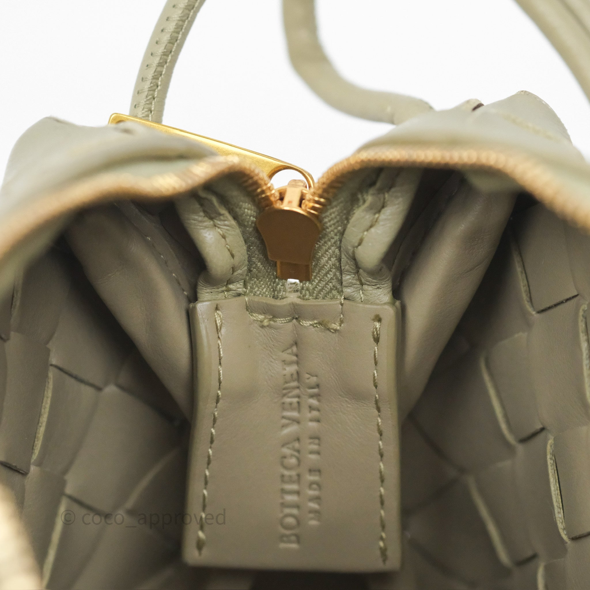 Bottega Veneta Loop Camera Bag - Intrecciato Lambskin Leather Crossbody Bag in Travertine | Stylish Everyday Purse for Women, Perfect for Work, Travel & Date Night