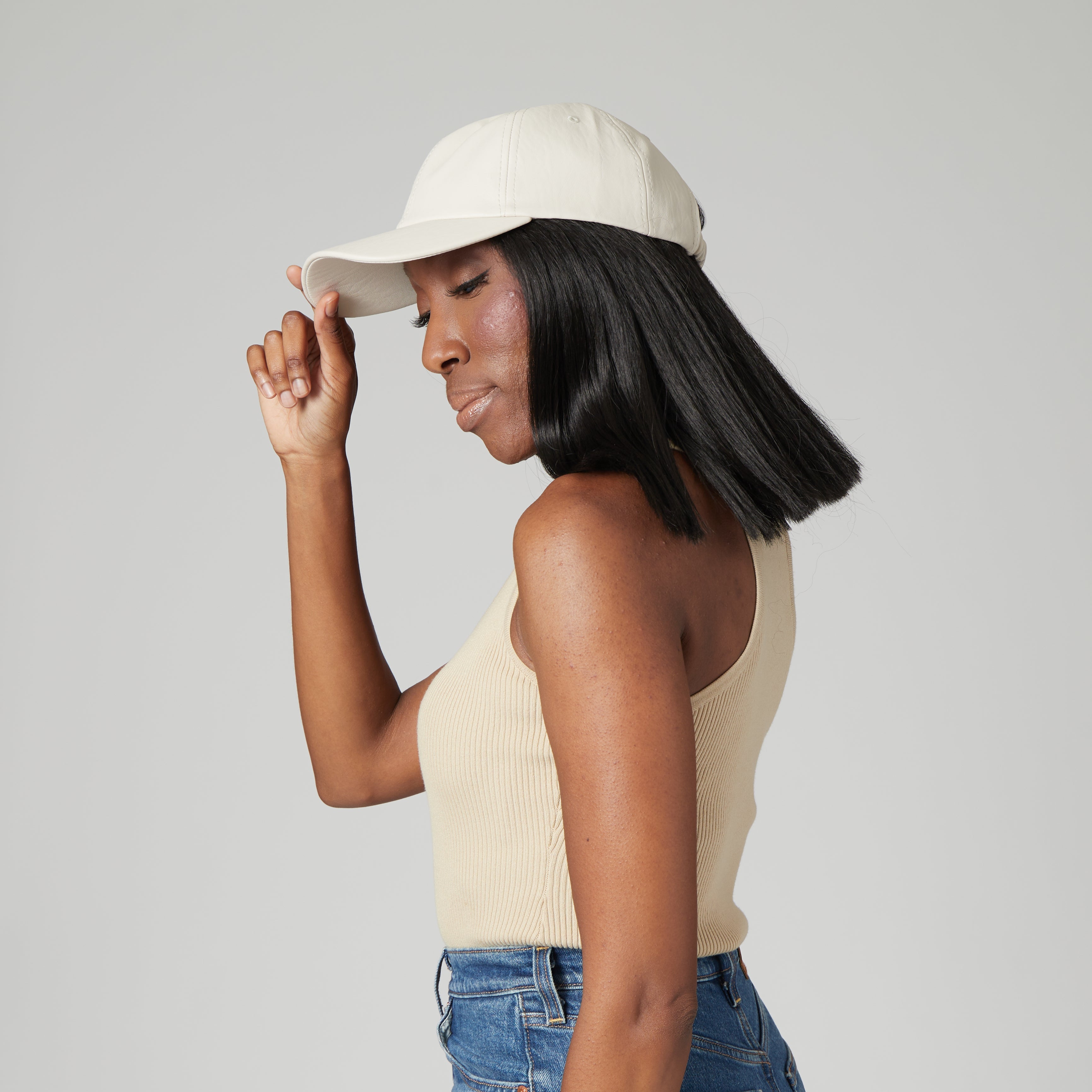 Stylish Women's Faux Leather Baseball Cap with Adjustable Elastic Band - Perfect for Casual Outfits, Outdoor Activities & Fashion Accessories