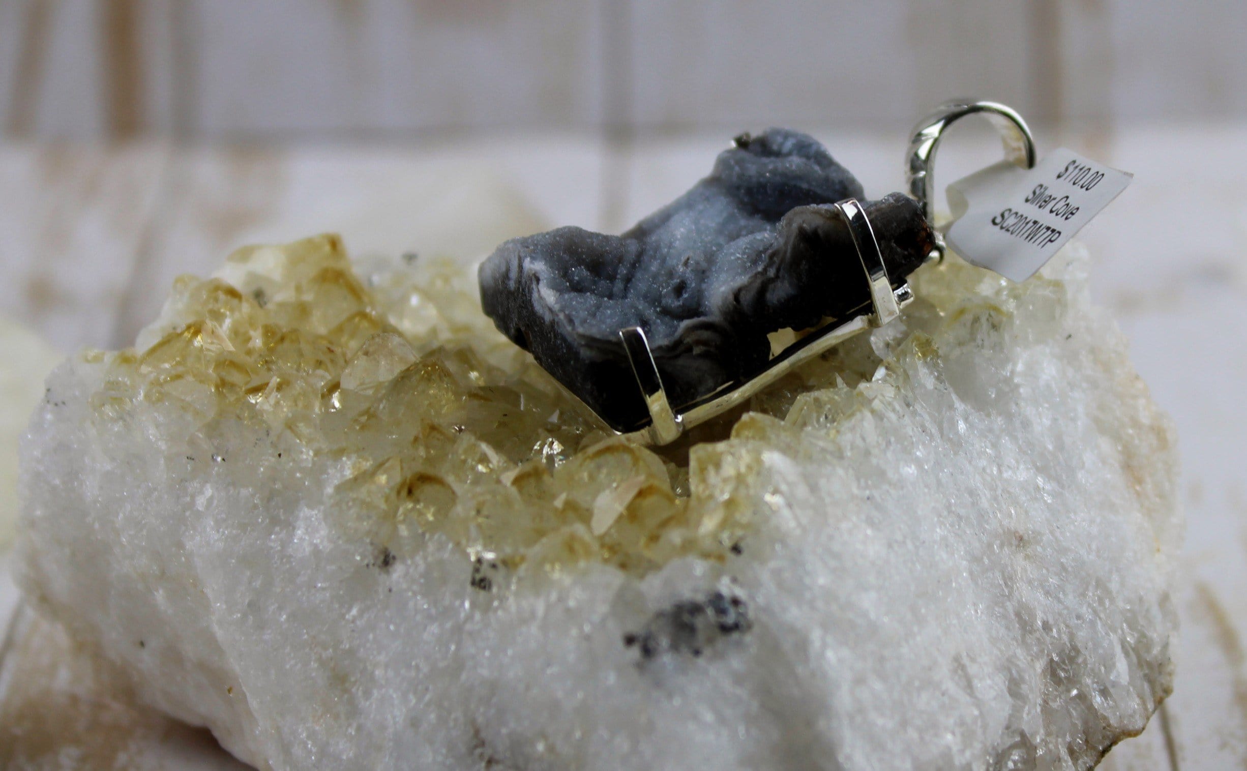Natural Chalcedony Conchive & Quartz Druzy Pendant Necklace - Healing Crystal Jewelry for Meditation, Energy Balancing & Spiritual Gifts