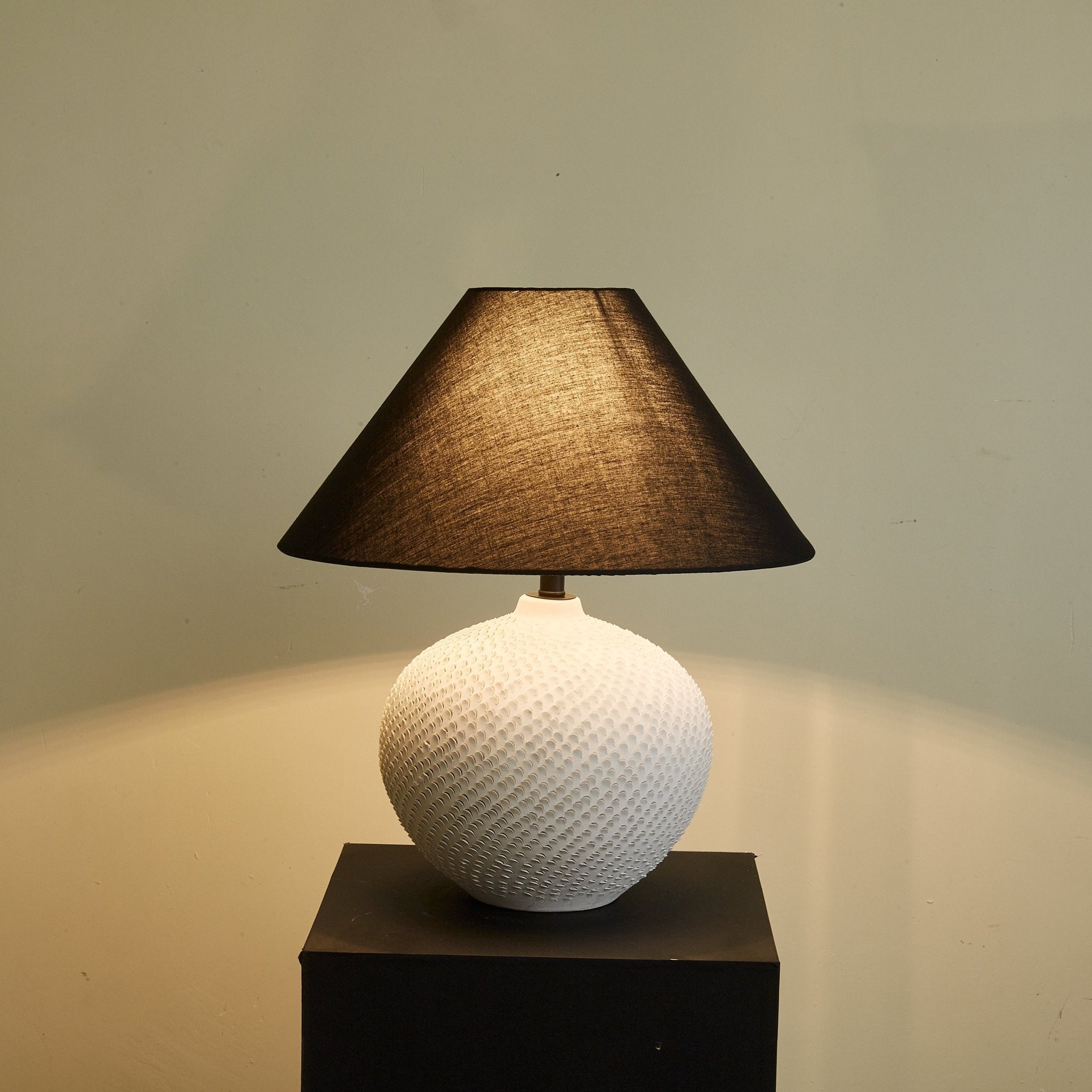 Velvra Table Lamp - Modern LED Nightstand Lamp with USB Port & Touch Control, Perfect for Bedroom, Living Room & Office (Black)