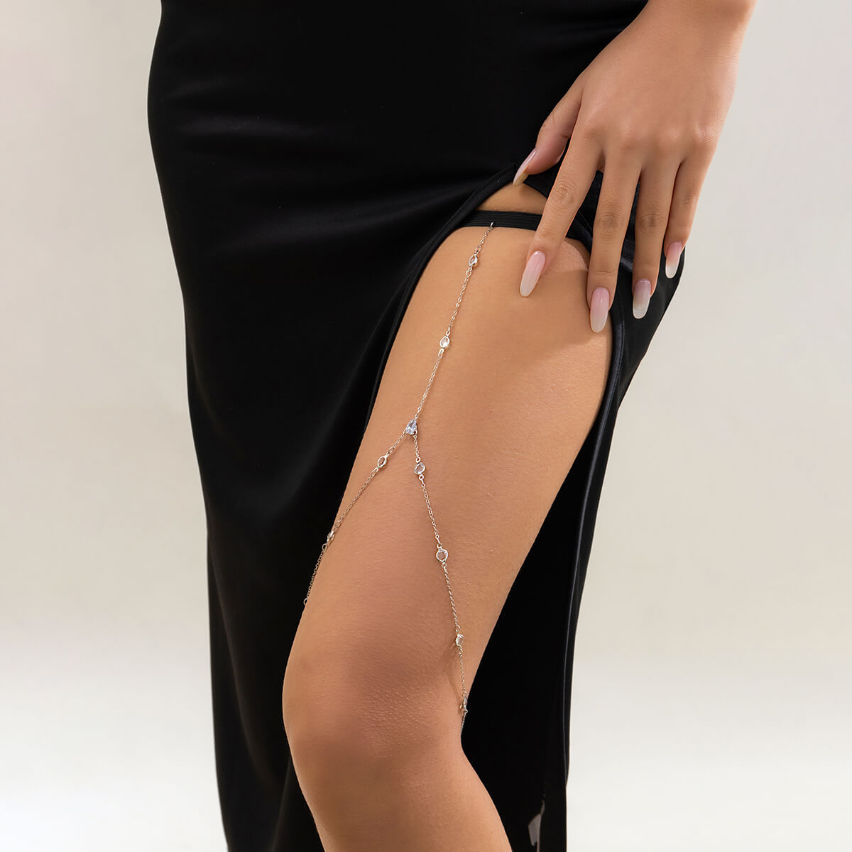 Stretchy Elastic Leg Chains for Women - Adjustable Ankle Bracelet for Dance, Yoga & Fashion Accessories - Perfect for Parties, Performances & Everyday Wear