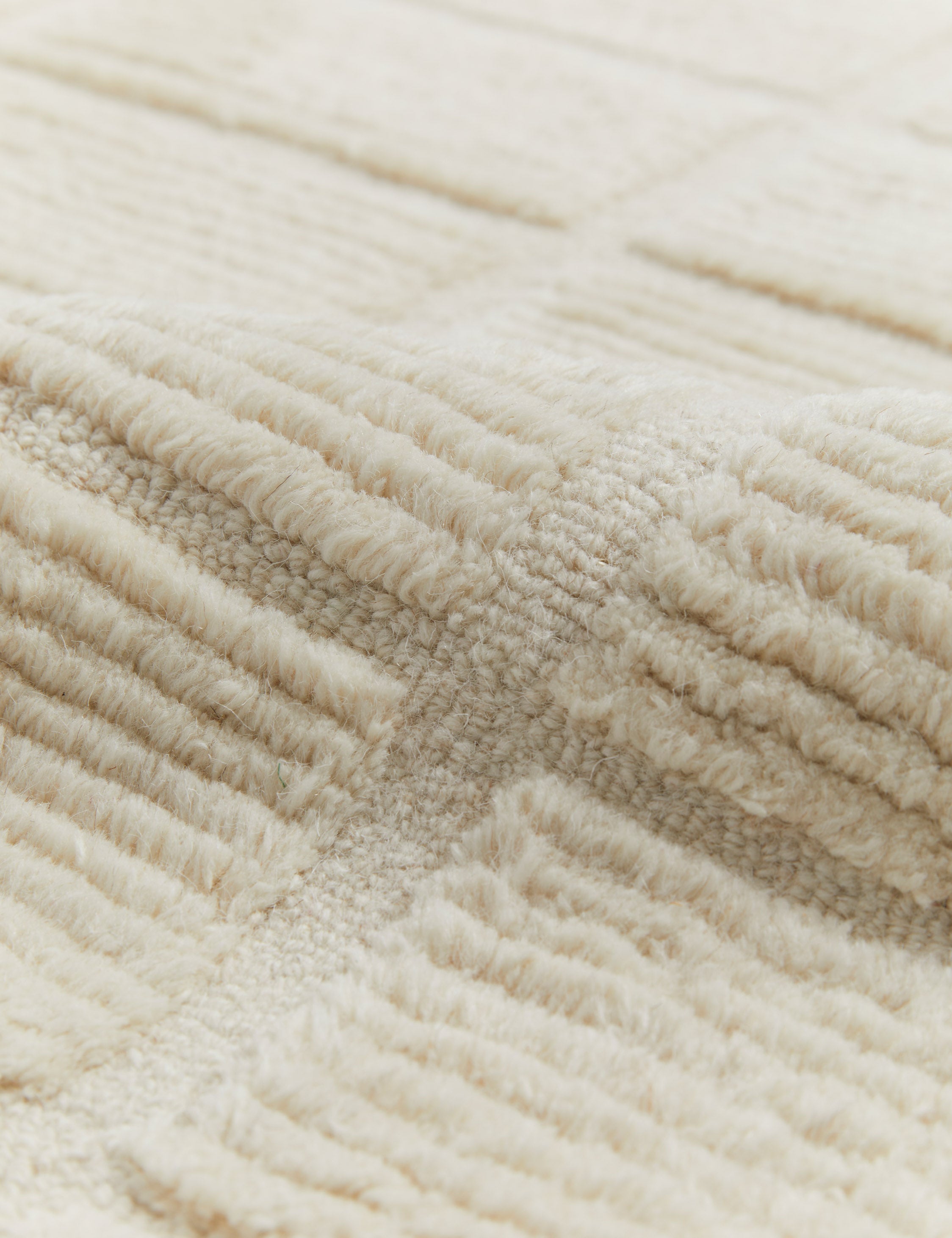 Geller Hand Tufted Wool Rug - Soft & Durable 5x7 Area Rug for Living Room, Bedroom - Eco-Friendly Natural Fiber Home Decor
