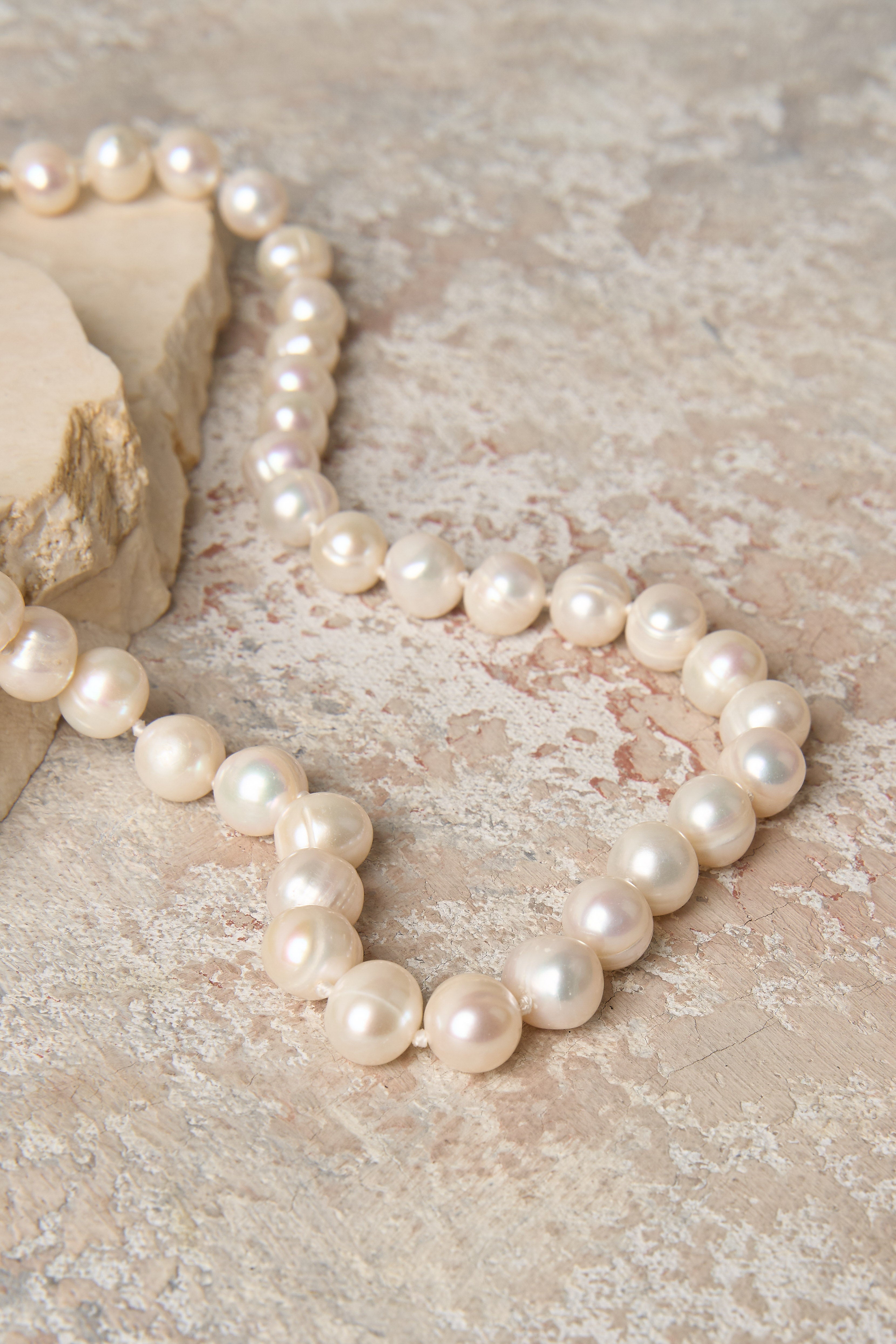 Elegant White Freshwater Pearl Necklace for Women - Perfect for Weddings, Parties & Special Occasions