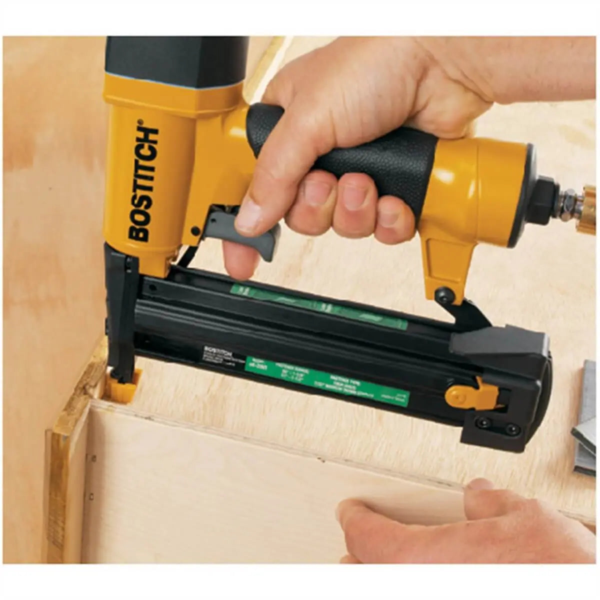 Bostitch SB2IN1 18GA Brad Nailer & Finish Stapler Kit - Professional Woodworking Tool for DIY Projects, Home Renovation, and Furniture Making