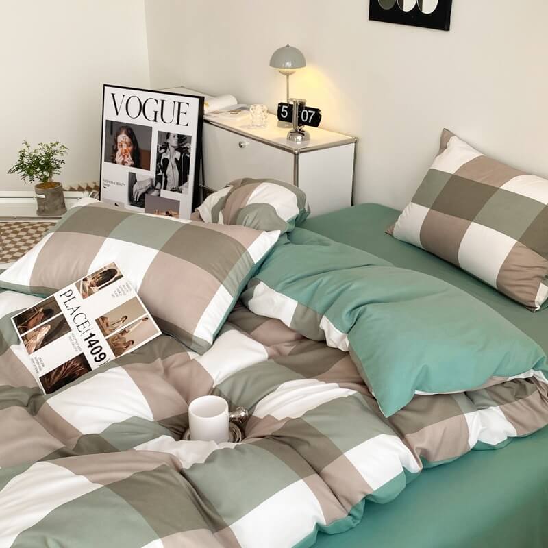 Large Plaid Print Bedding Set - King Size Flannel Bed Sheets with Pillowcases - Cozy Winter Bedroom Decor for Home & Guest Room