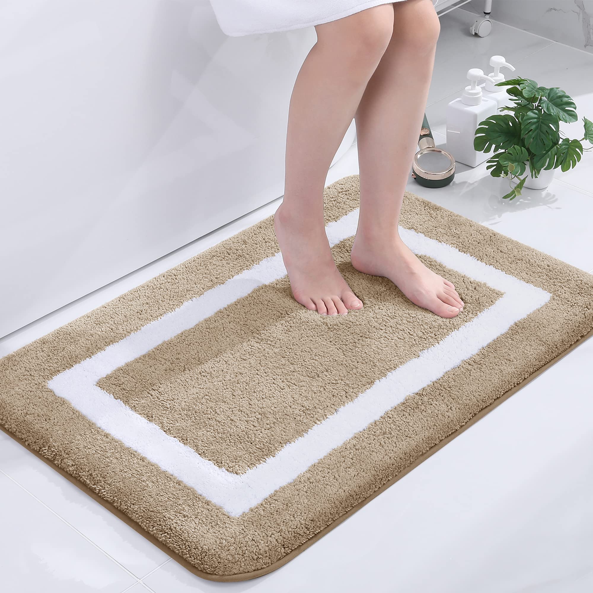 Kitinjoy Luxury Bathroom Rugs 24x36 Inches - Ultra Soft Microfiber Bath Mat, Non-Slip Absorbent Shaggy Shower Rug for Tub & Bathroom - Machine Washable, Beige & White - Perfect for Spa-Like Bathroom Decor & Cozy Foot Comfort