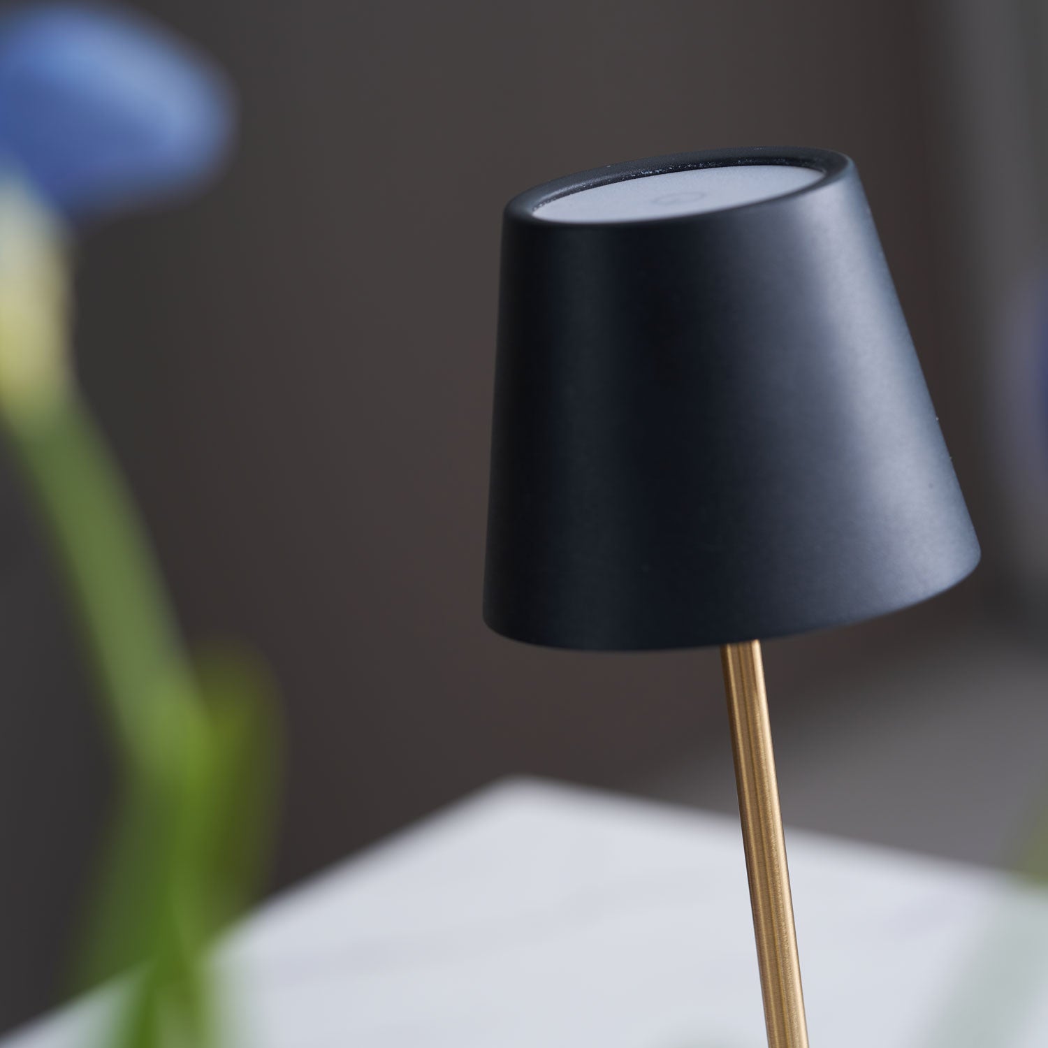 Lirio Mini Marble Table Lamp - Elegant Nightstand & Bedside Lighting for Bedroom, Living Room, Office Decor