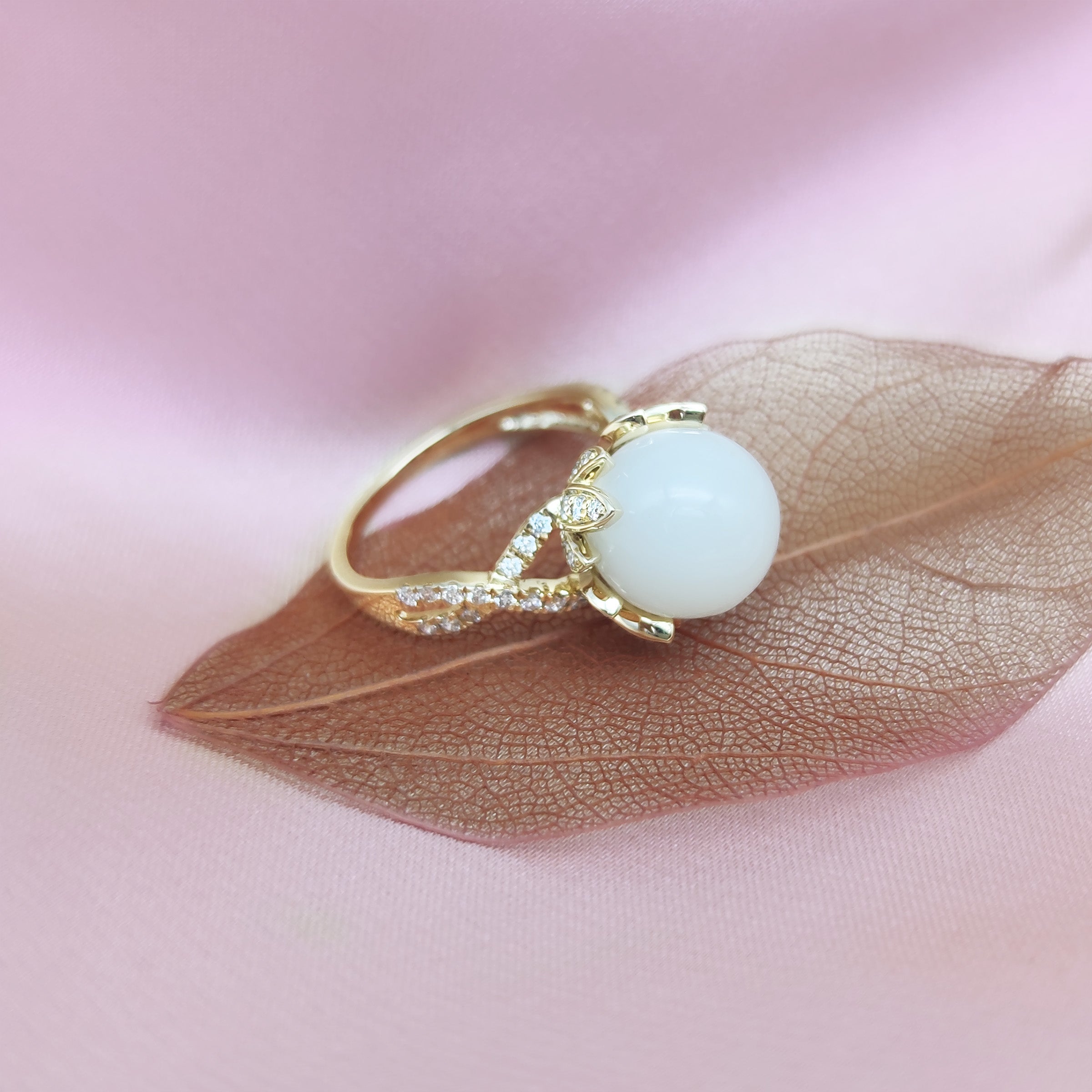 Gold Lotus Flower Breastmilk Ring - Elegant Nursing Jewelry for Breastfeeding Moms - Perfect for Nursing, Pumping & Baby Bonding Moments