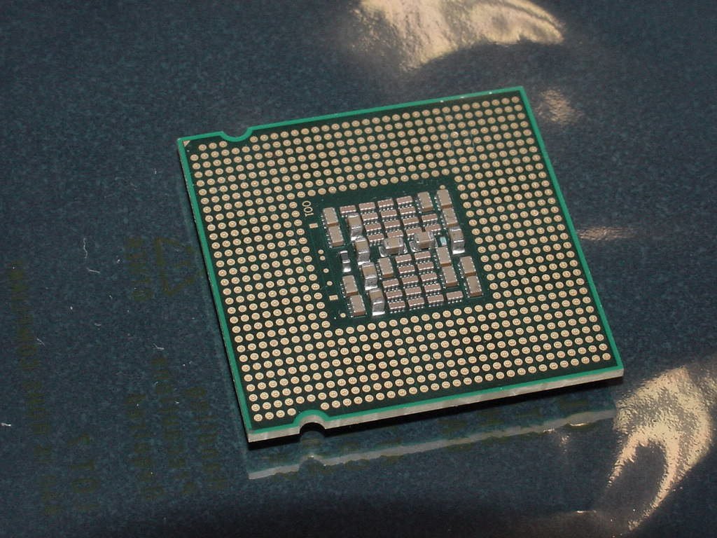 Intel Pentium D 3.4GHz Dual Core Processor 4MB Cache 800MHz FSB - SL9QQ for Desktop PC Upgrades & Gaming Rigs