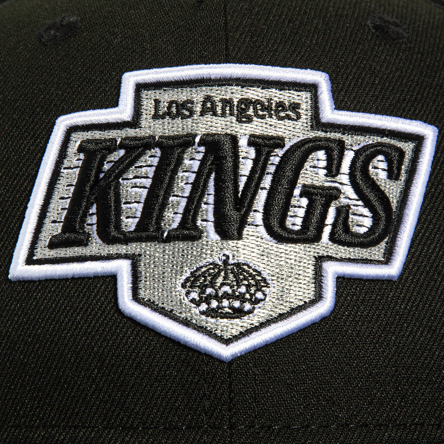 New Era 59Fifty Los Angeles Kings Snapback Hat - Black & White NHL Hockey Cap for Men & Women - Perfect for Games, Fan Gear & Streetwear Fashion