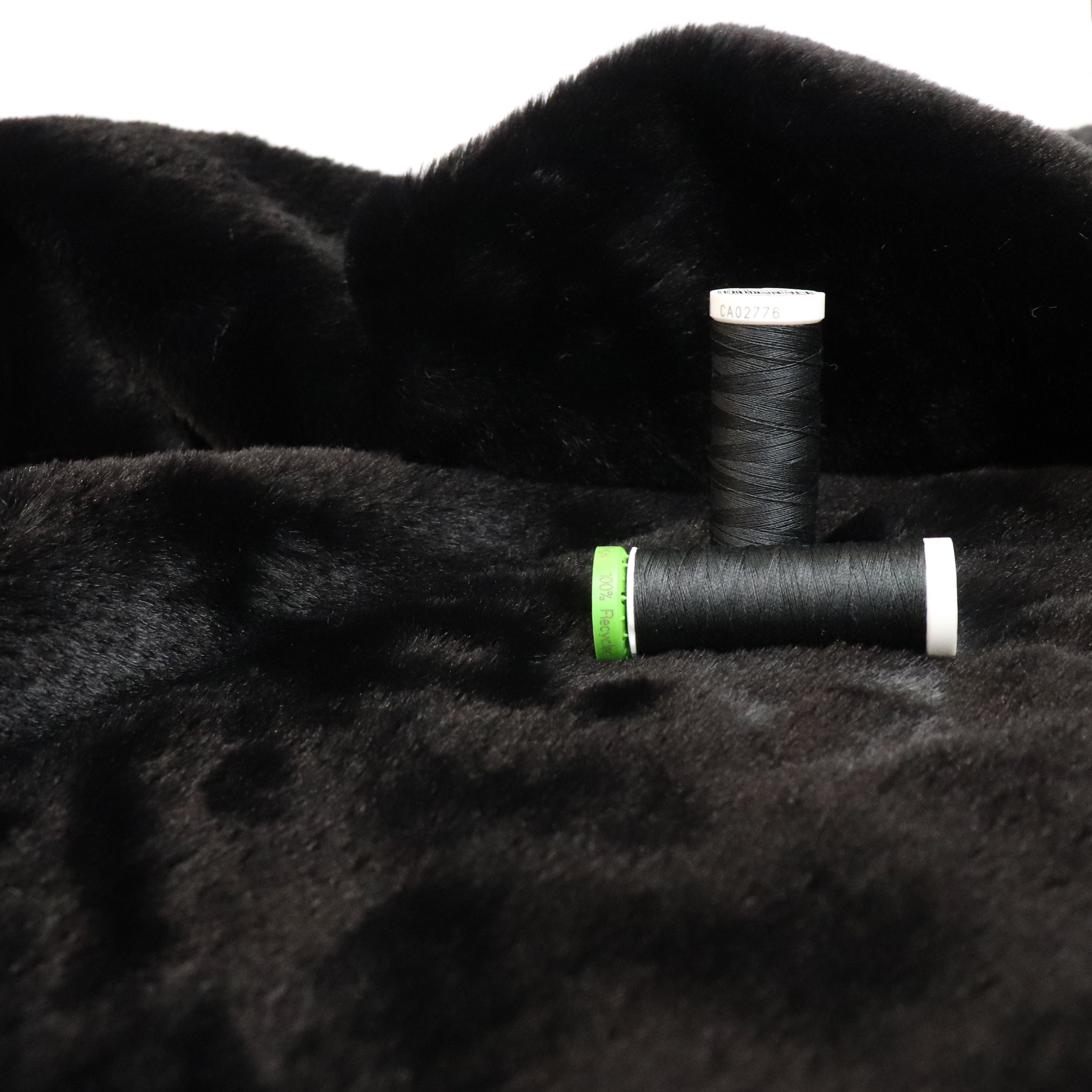 Luxury Black Faux Fur Fabric - 120cm Wide Soft Plush Material for Coats, Blankets & Home Decor | Premium Quality & Stylish Design