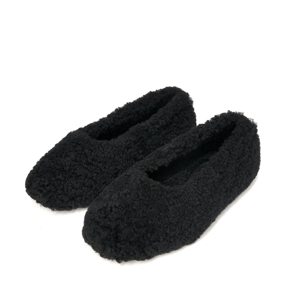 Polly Black - Stylish and Comfortable Women's Fashion Apparel for Casual Wear, Office, and Evening Outfits