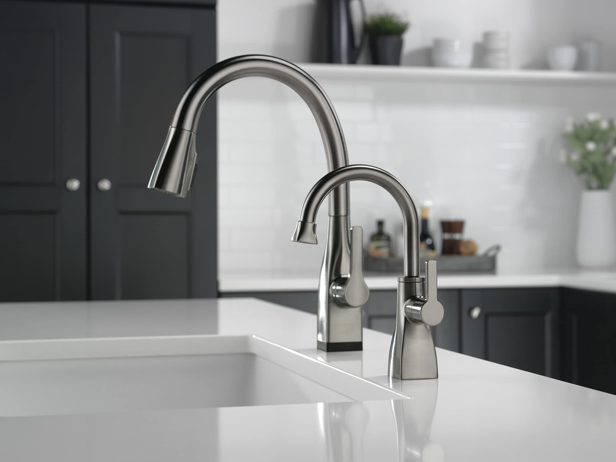 Delta Faucet 1940-KS-DST Contemporary Black Stainless Steel Beverage Faucet for Kitchen Sink, Bar, or Office Water Dispenser - High-Quality Drinking Water Tap with Modern Design