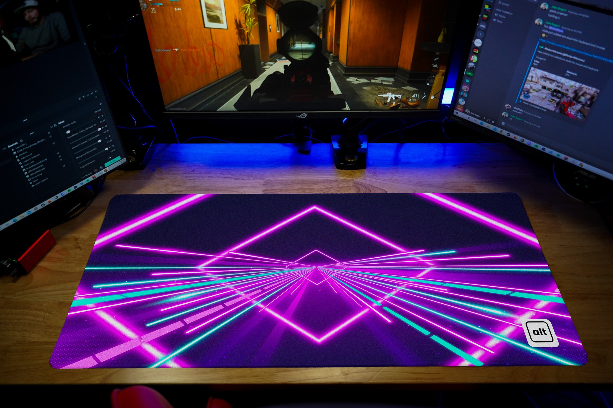 90's Retro Lightwave Mouse Pad - Non-Slip Gaming Mousepad with Smooth Surface for PC, Laptop, Office & Home Use - Perfect for Gamers, Graphic Designers & Computer Work